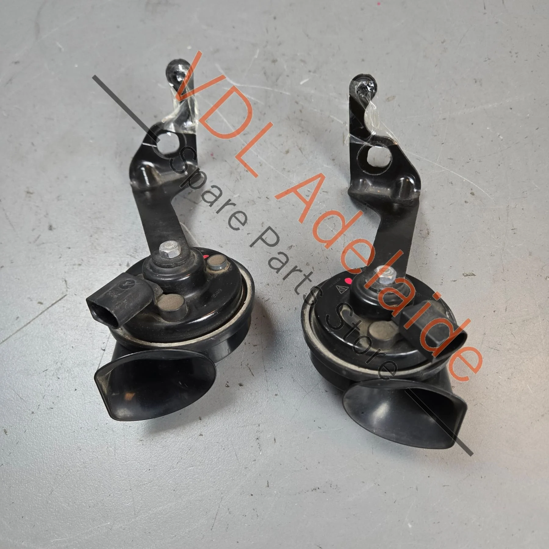 Porsche Panamera 970 Pair of Horns High & Low Tone 97063502100 97063502200 - Image 3