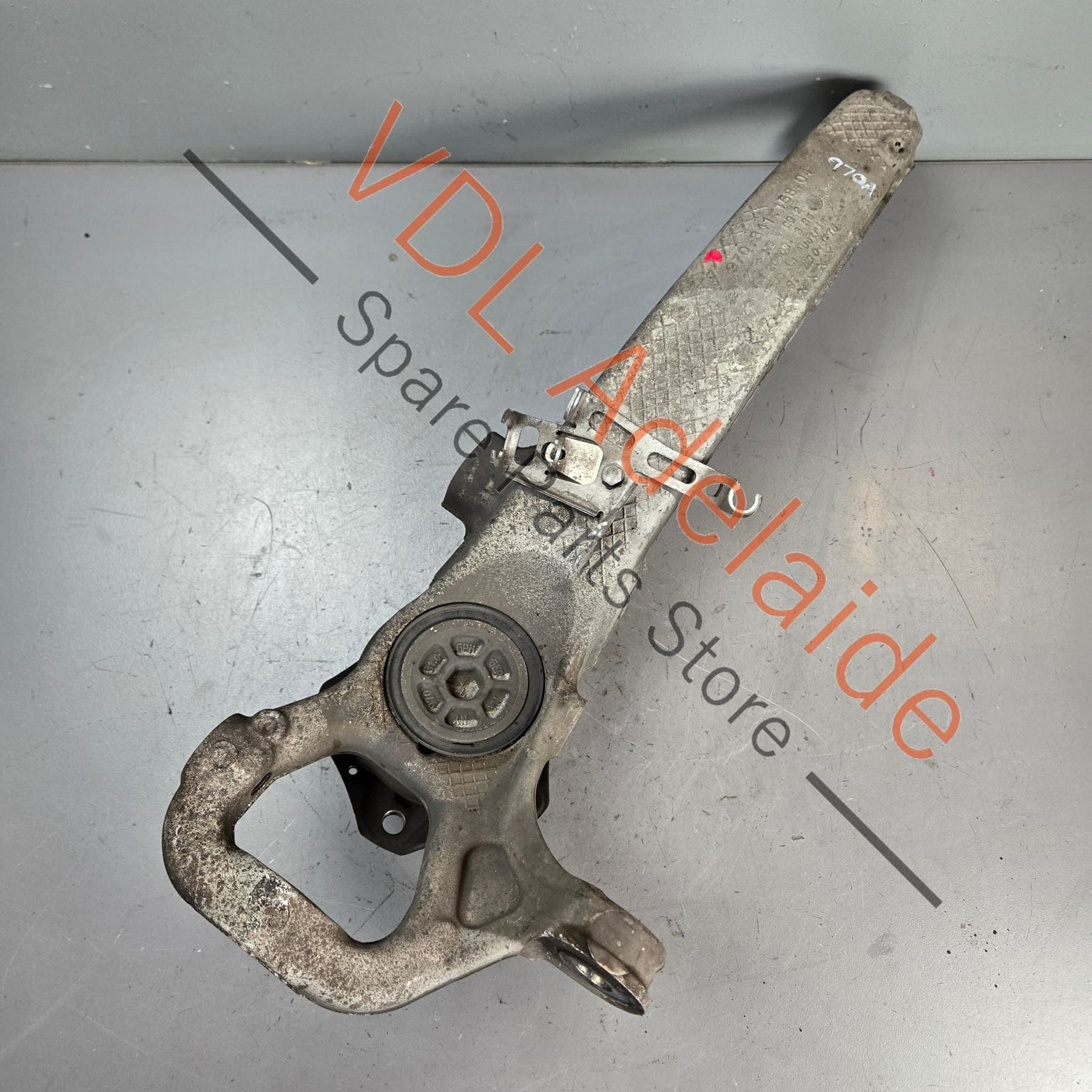 Porsche Panamera 970 Front Right Suspension Hub Bearing Housing 97034115803 97034115804 97034115805 - Image 2