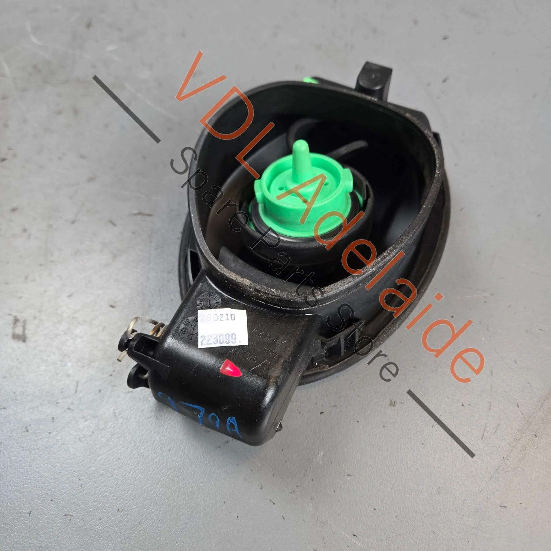 Porsche Panamera 970 Fuel Filler Lid Cap Flap Backing 97050419406 - Image 6