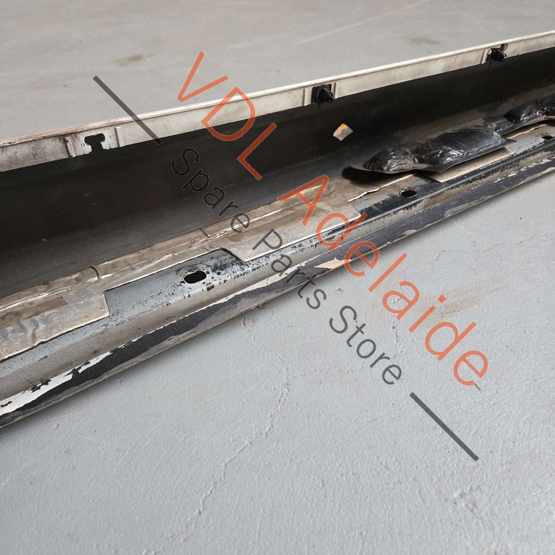 Porsche Panamera 970 Left Side Sideskirt Rocker Moulding Exterior Trim 97055920110 G2L 97055950100 - Image 3