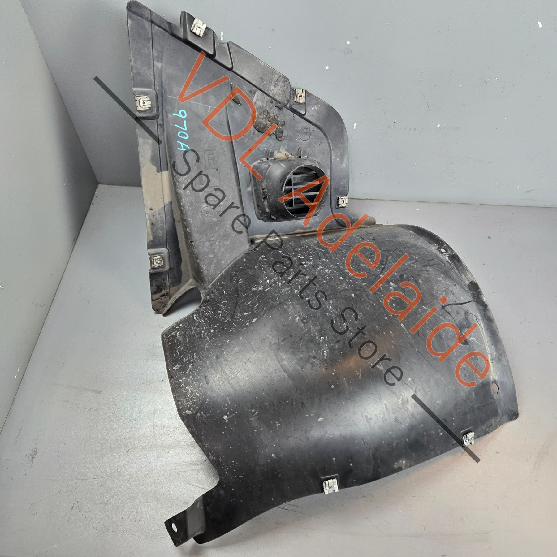 Porsche Panamera 970 Front Right Wheel Housing Liner 97050412408