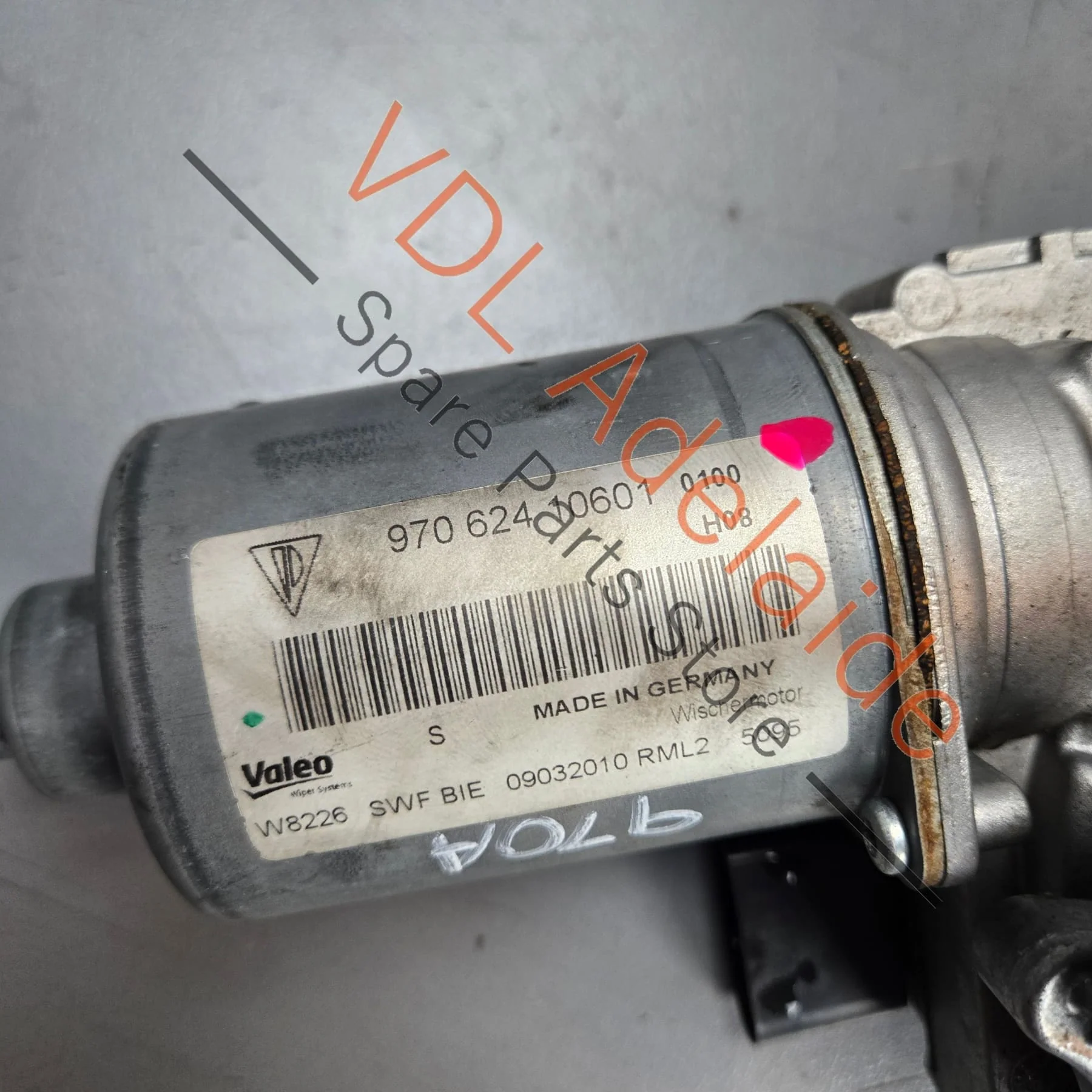 Porsche Panamera 970 Windscreen Wiper Motor Assembly 97062410601 - Image 3