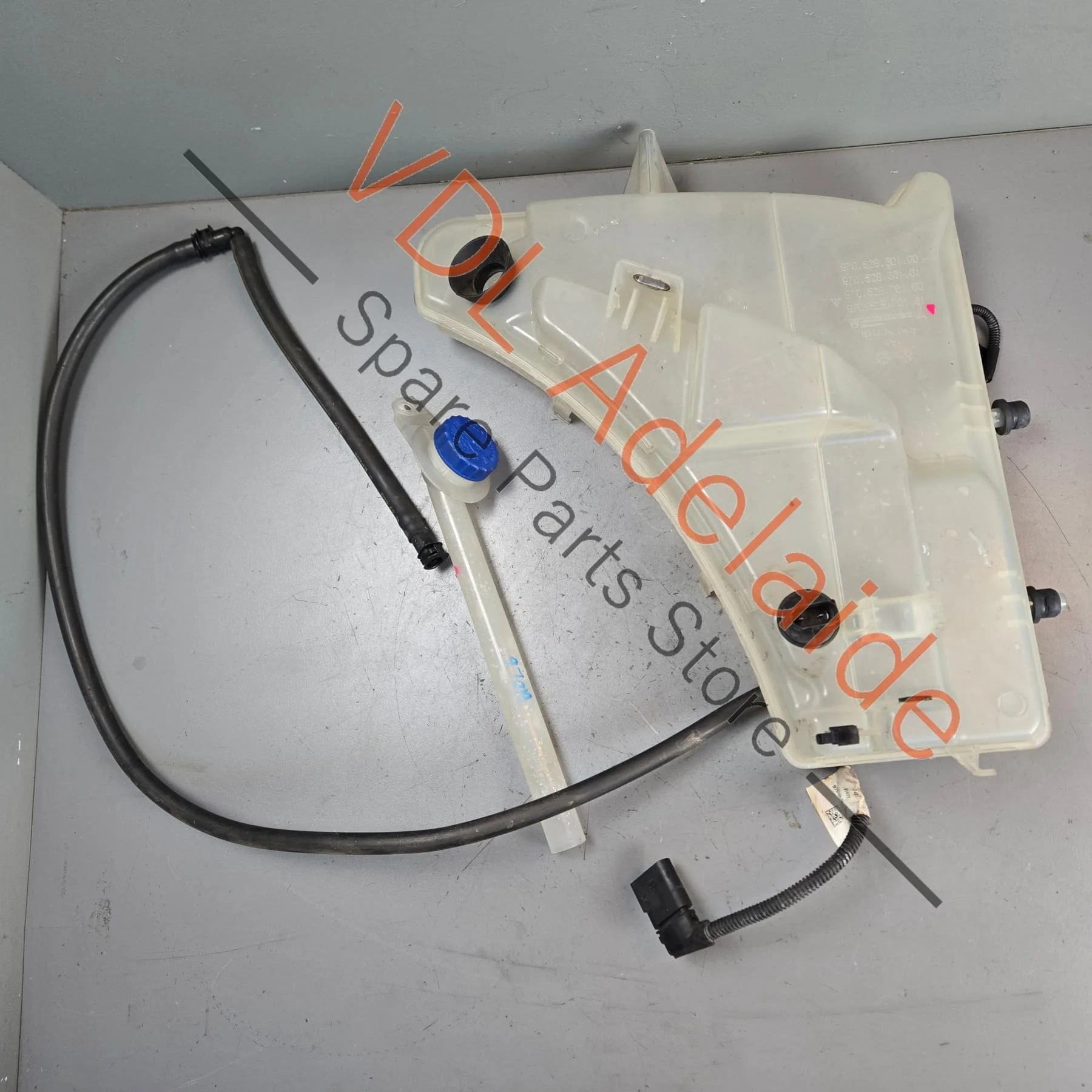 Porsche Panamera 970 Washer Bottle Reservoir Tank 97052870100 - Image 2