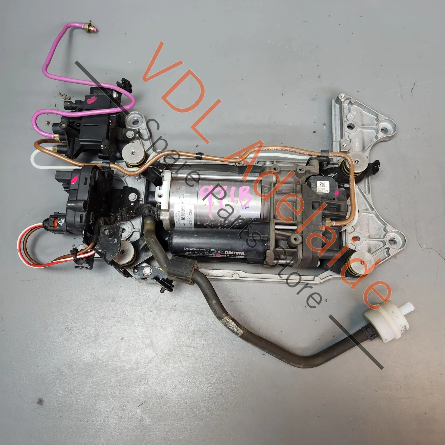 Porsche Panamera 971 Suspension Air Compressor Pump & Valve Set - Image 2
