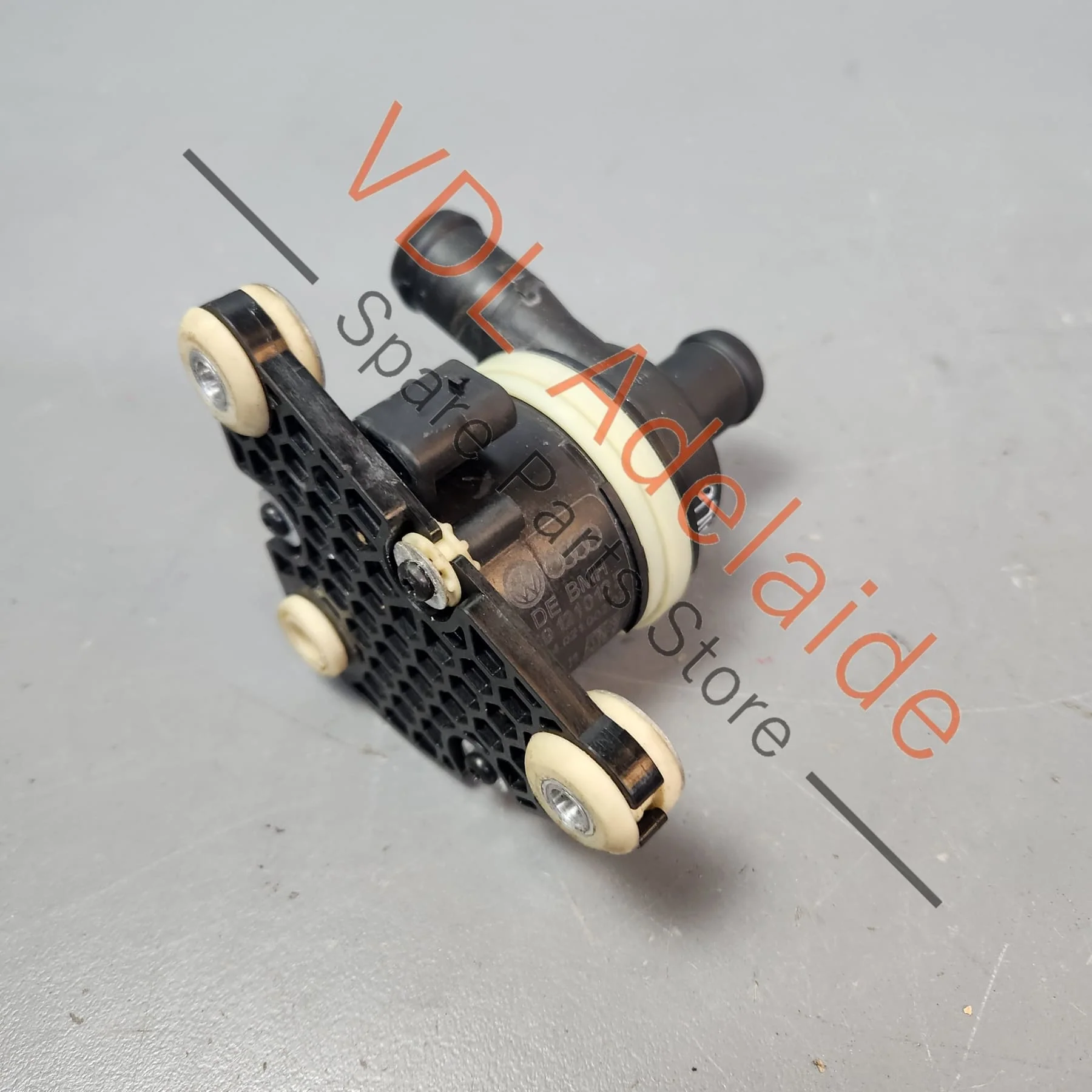 Porsche Coolant Water Pump 9A712160110 - Image 2
