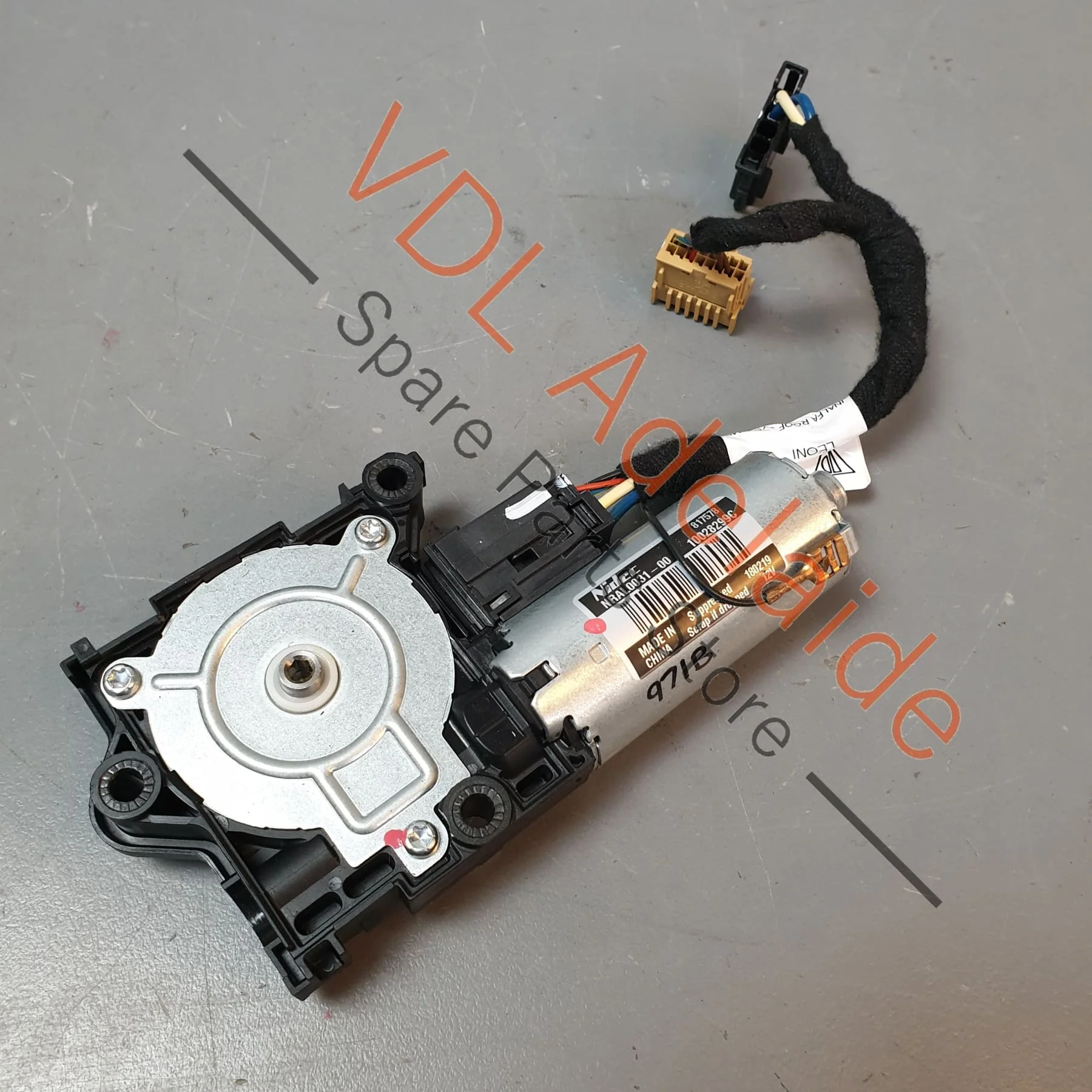 Porsche Power Sliding Roof Motor 9A795959100 - Image 9