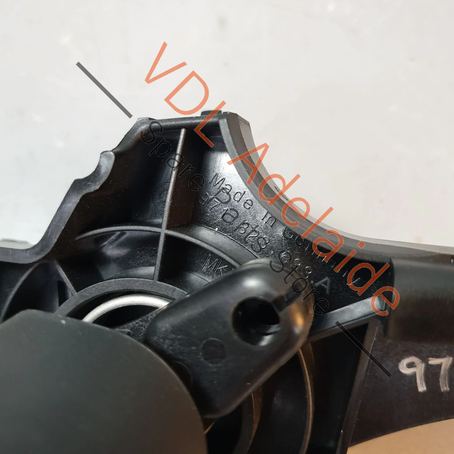 Porsche Panamera 971 Bonnet Lock Release Handle Lever 971823633A 971823533A - Image 2