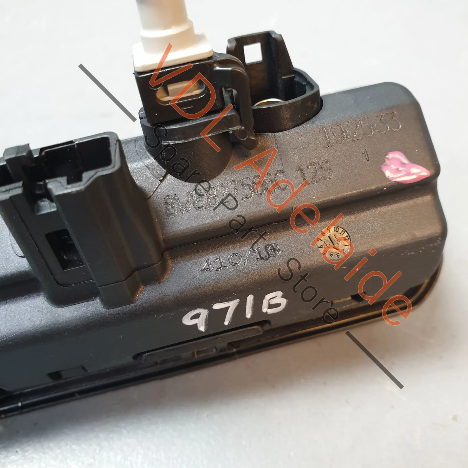 Porsche Panamera 971 Push Button Electric Boot Trunk Lid Lock With Reverse Camera PAB827566C - Image 2