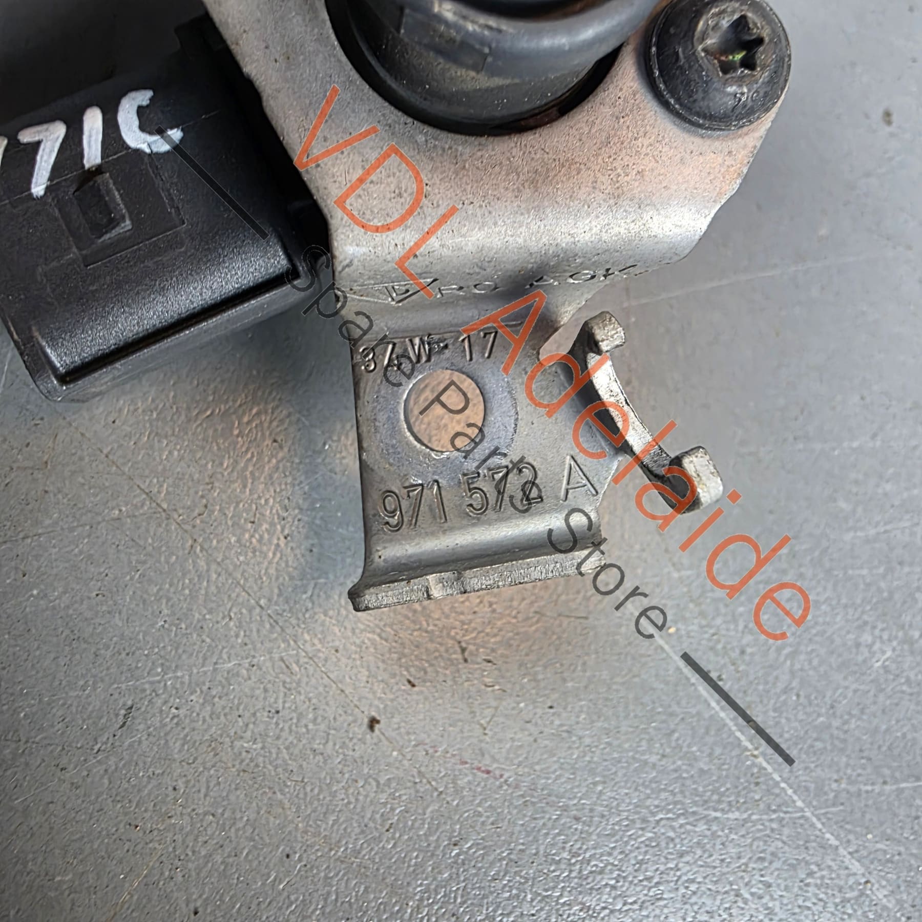 Porsche Panamera 971 Rear Right Suspension Level Height Sensor 971616572 - Image 3