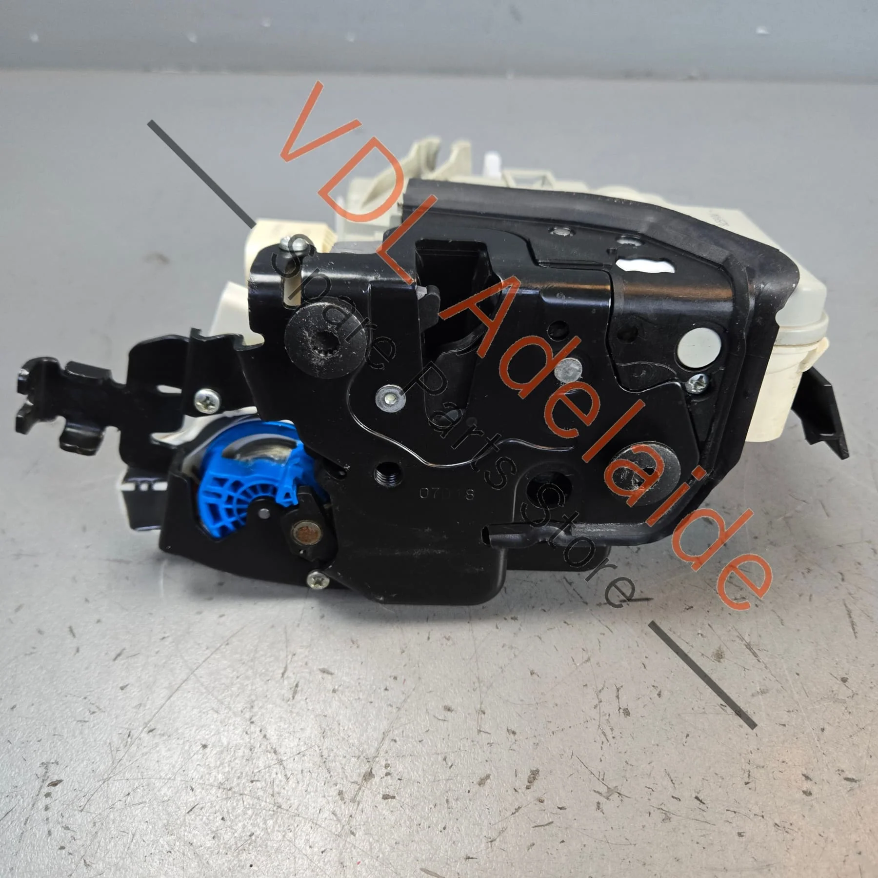 Porsche Panamera 971 Front Right Driver Side Door Lock Mechanism 971837016D - Image 3