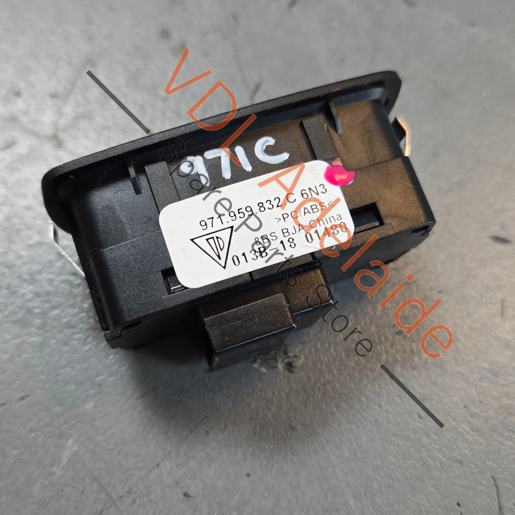 Porsche Panamera Tailgate Trunk Boot Switch 971959832C 6N3 - Image 2