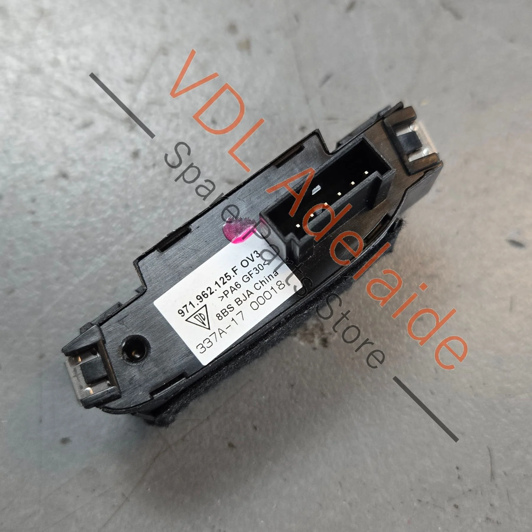 Porsche Panamera 971 Left Side Central Lock Locking Switch 971962125F OV3 - Image 2