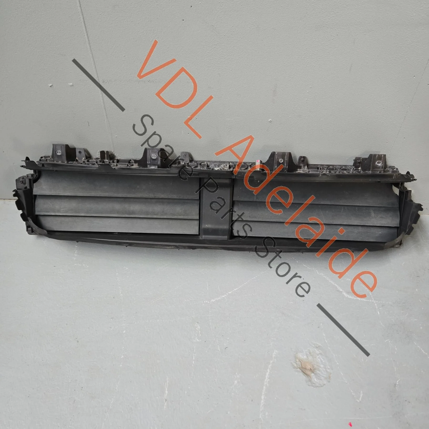 Porsche Panamera Radiator Vent Flap with Servomotor 95B965501AA 971121257B - Image 3