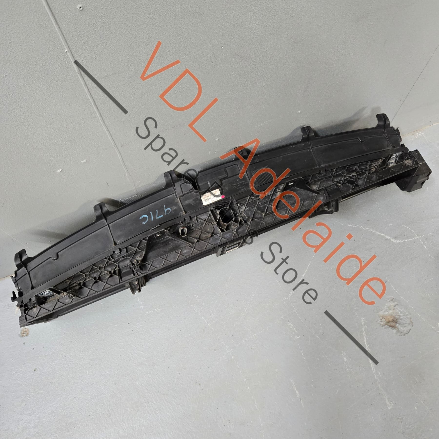 Porsche Panamera Radiator Vent Flap with Servomotor 95B965501AA 971121257B - Image 4