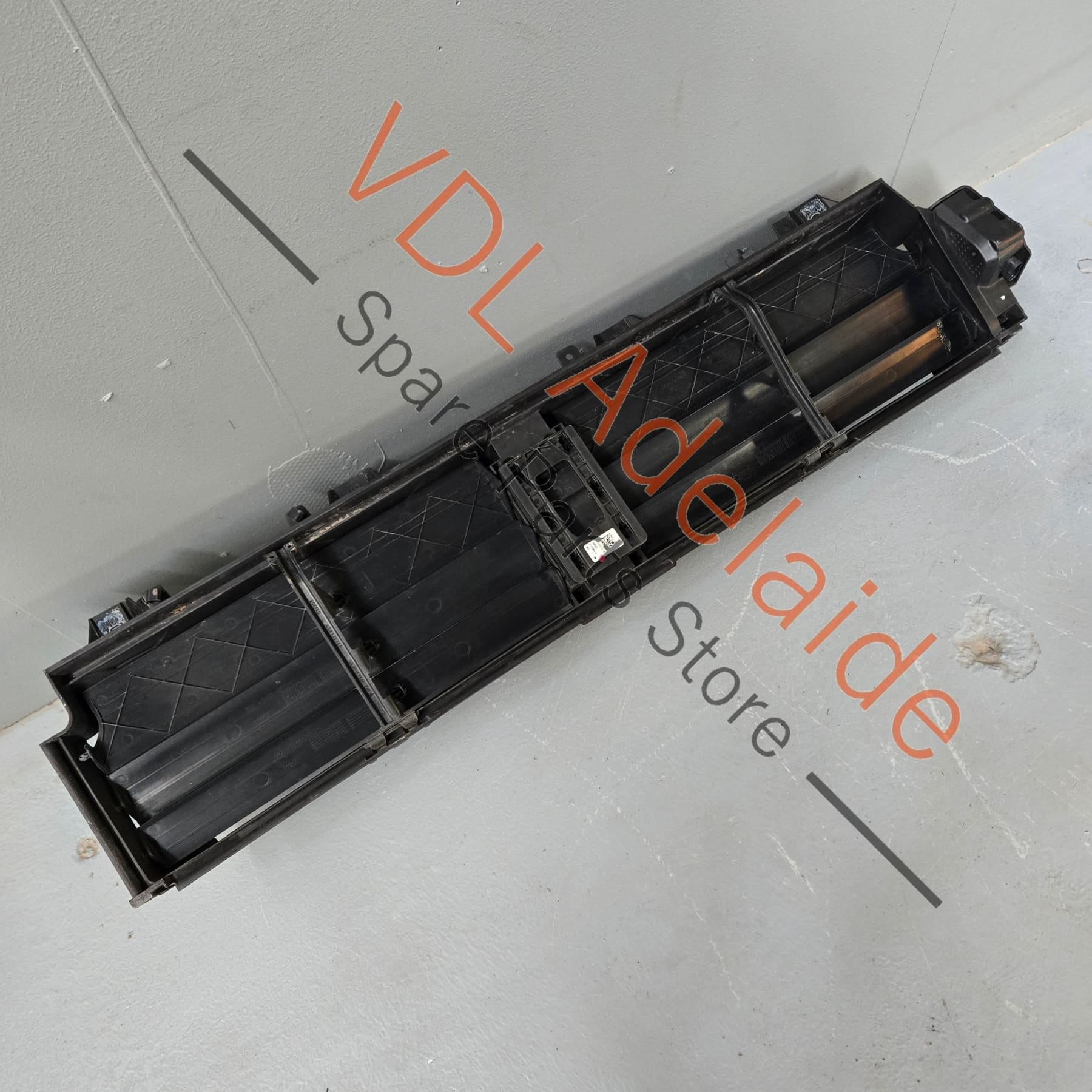 Porsche Panamera Radiator Vent Flap with Servomotor 95B965501AA 971121257B - Image 7