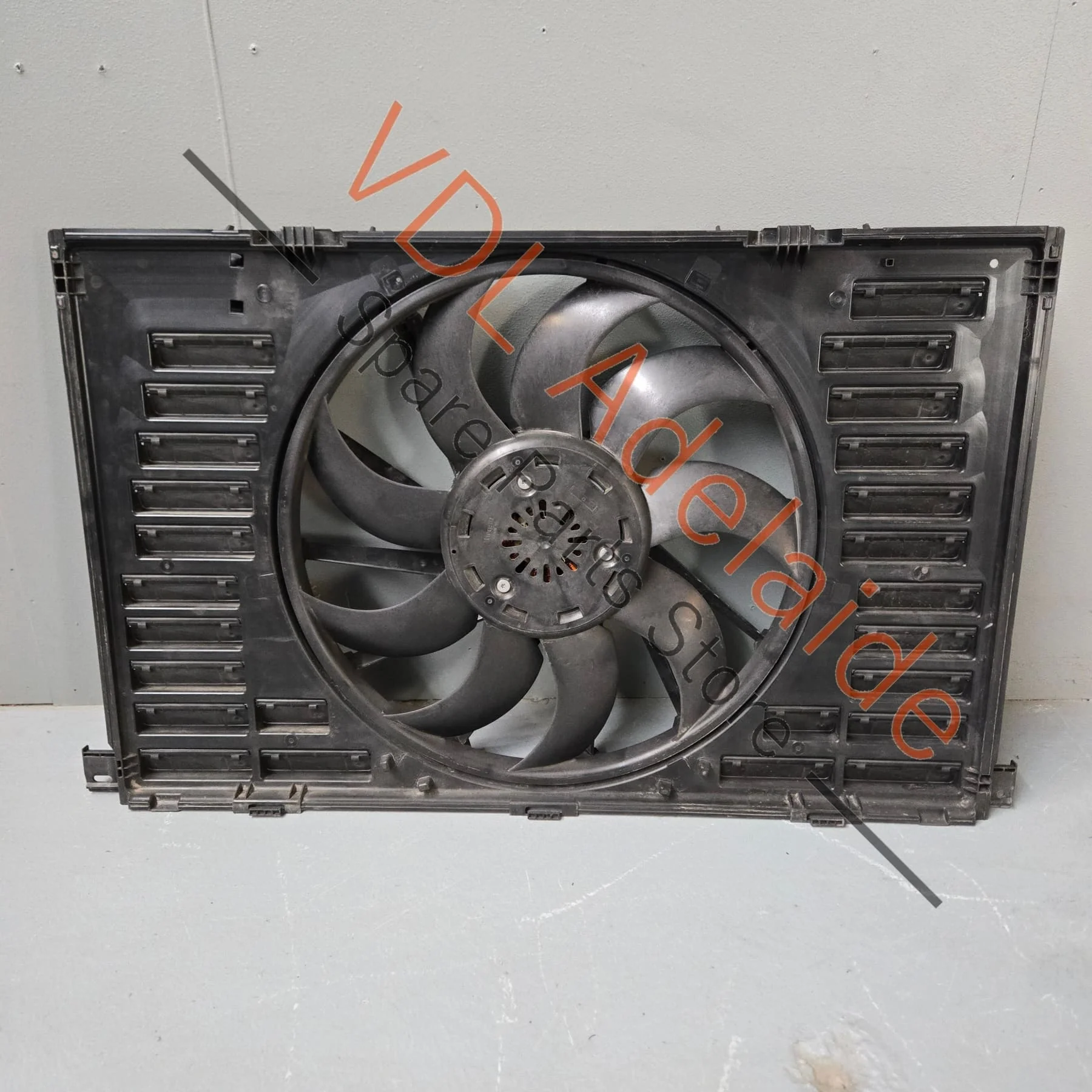 Porsche Panamera 971 Radiator Fan Assembly PAE121203A - Image 2