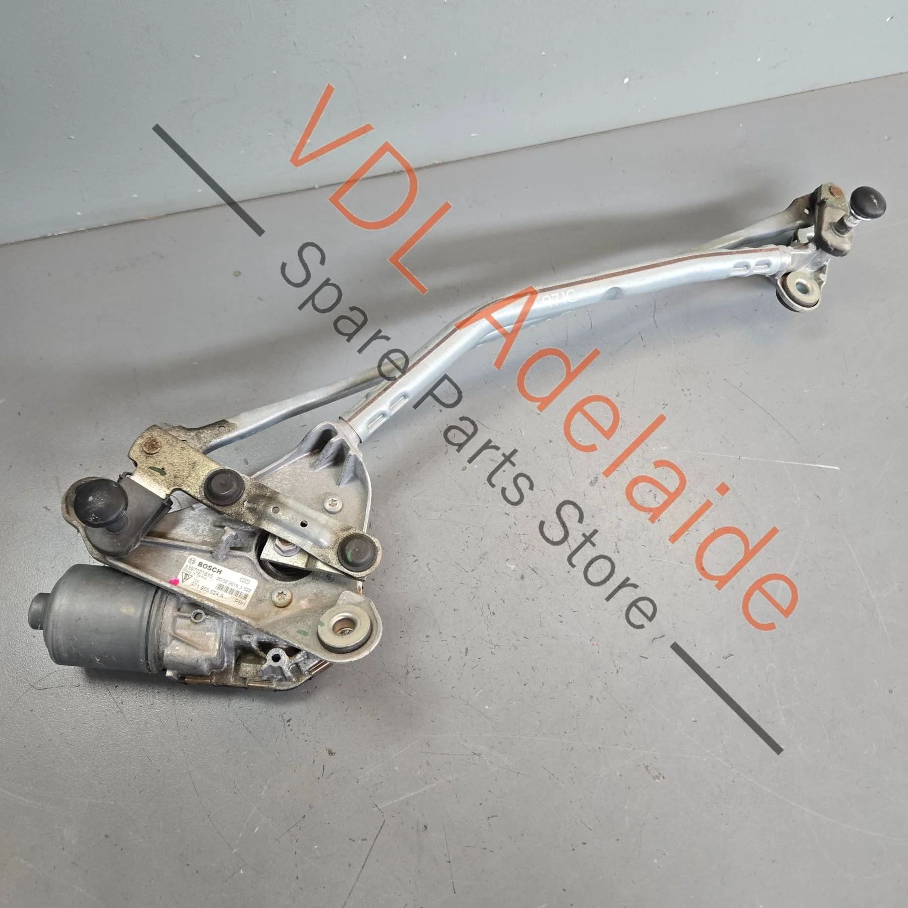 Porsche Panamera 971 Windscreen Wiper Motor RHD 971955024A - Image 4