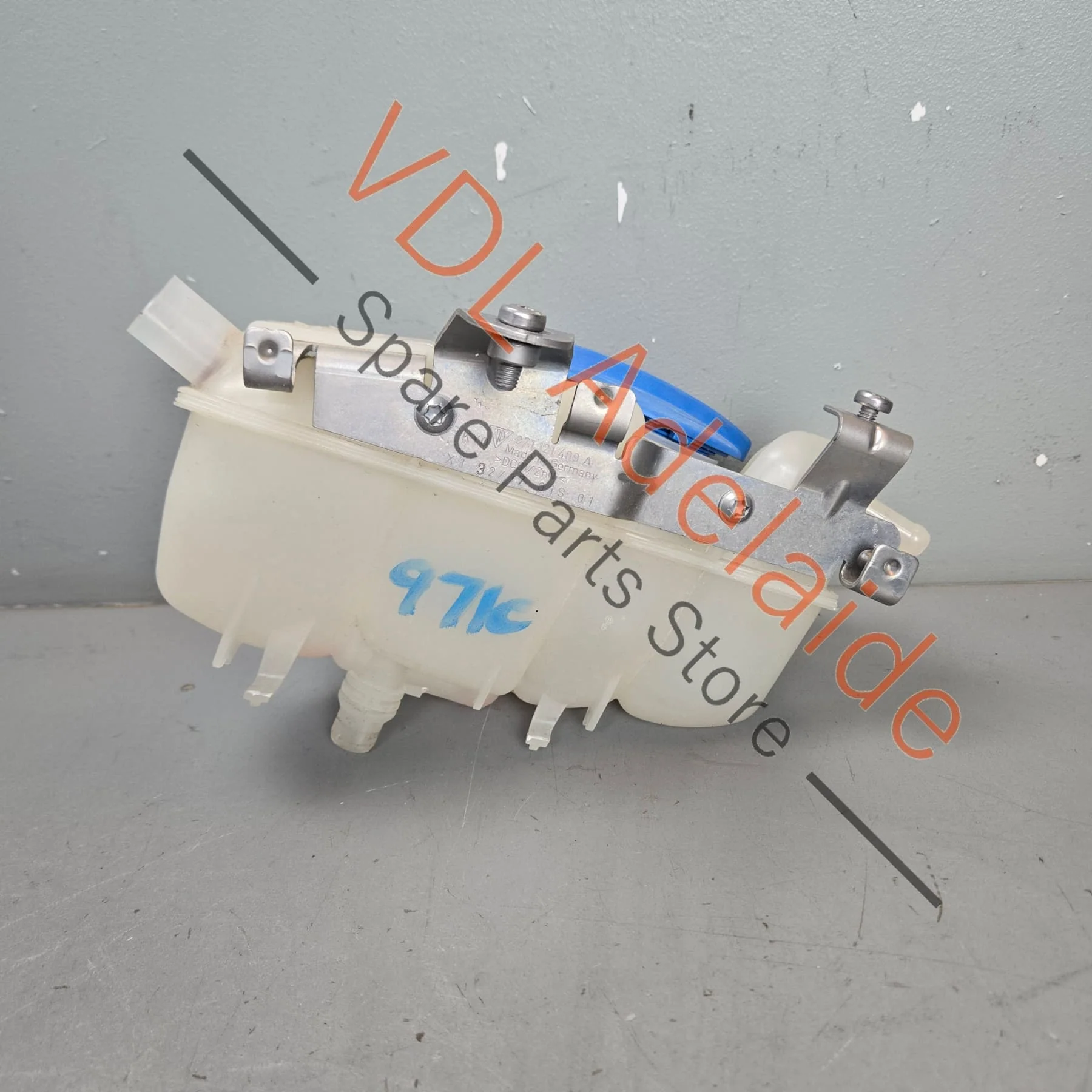 Porsche Panamera 971 Coolant Expansion Reservoir Bottle Tank 9A712140510 971121405 - Image 4