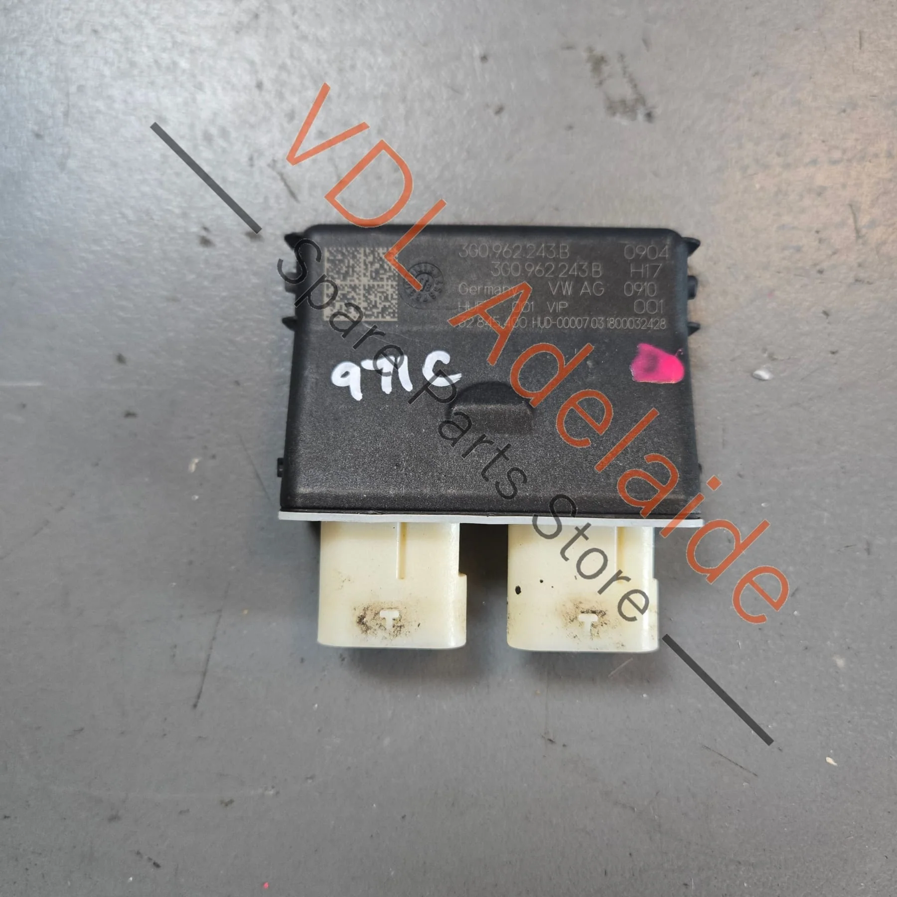 Porsche Rear Bumper Motion Sensor Module for Auto Tailgate Opening 3G0962243B 9A796224300 PAB962243