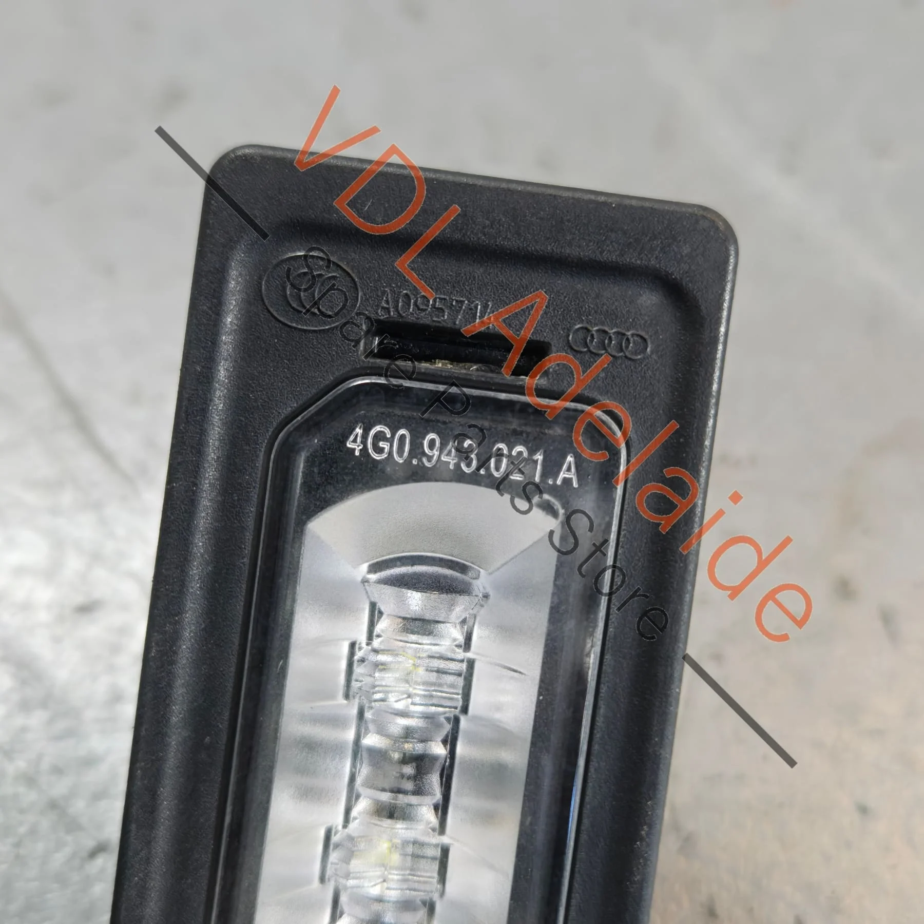 Porsche Audi Volkswagen Pair of Licence Plate Light 4G0943021A 95863162010 95863162011 - Image 2