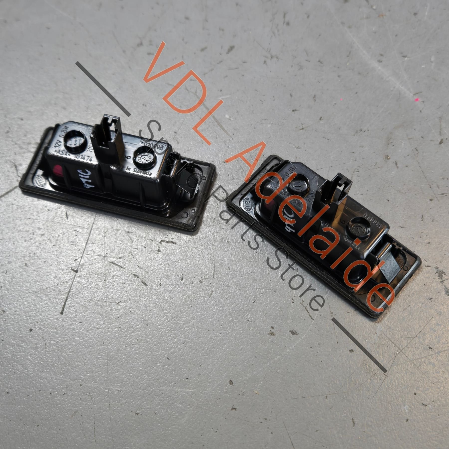 Porsche Audi Volkswagen Pair of Licence Plate Light 4G0943021A 95863162010 95863162011 - Image 3
