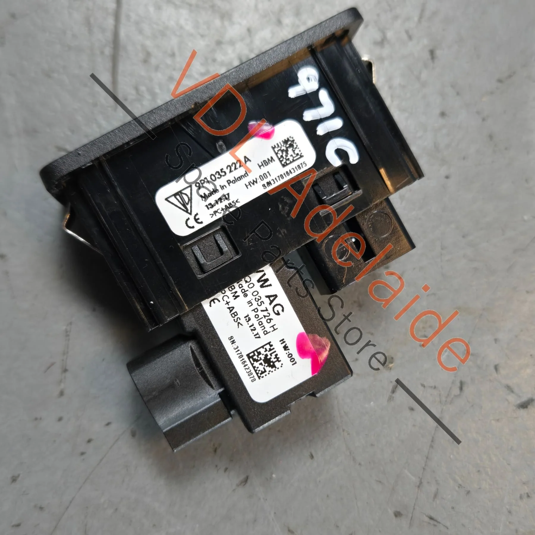 Porsche Audi Volkswagen USB Socket Auxiliary Jack 5Q0035726H 9A764222220 - Image 2