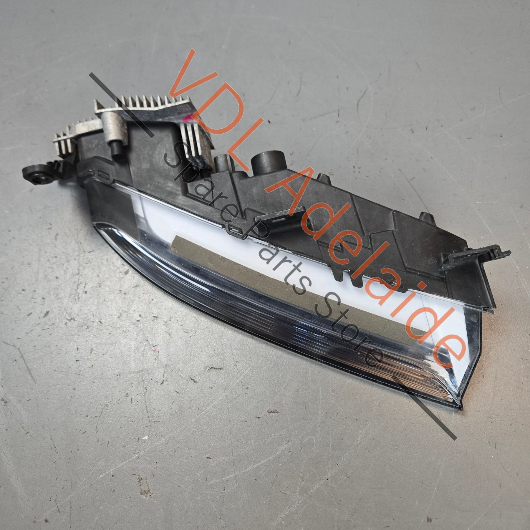 Porsche Panamera Additional Headlight Indicator Right 971953042F 971953042D 971953042BF - Image 2