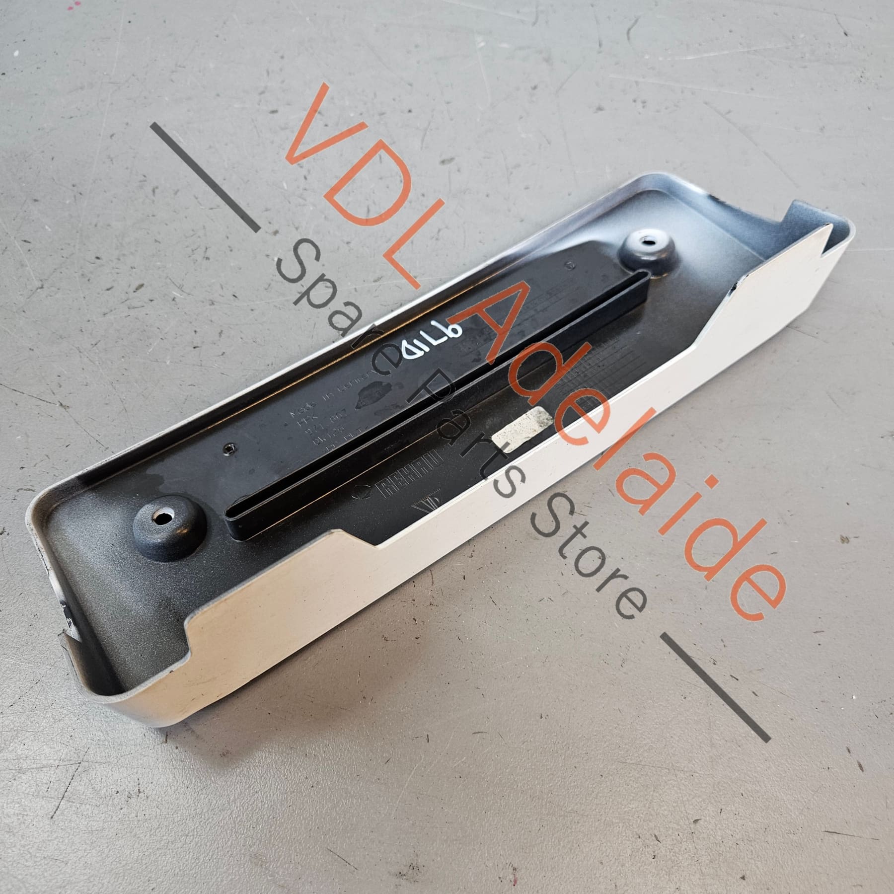 Porsche Panamera Licence Plate Holder Bracket Trim 971807287 971807287D - Image 3