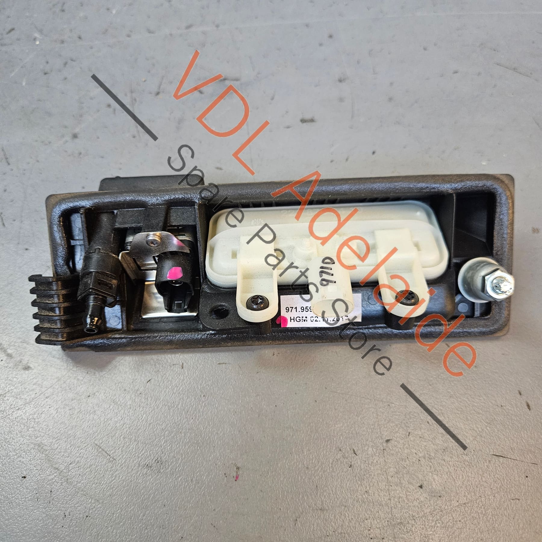 Porsche Panamera Rear Boot Hatch Trunk Opening Handle Button Switch with Camera 971959539E 1E0 5Q0980546A - Image 4