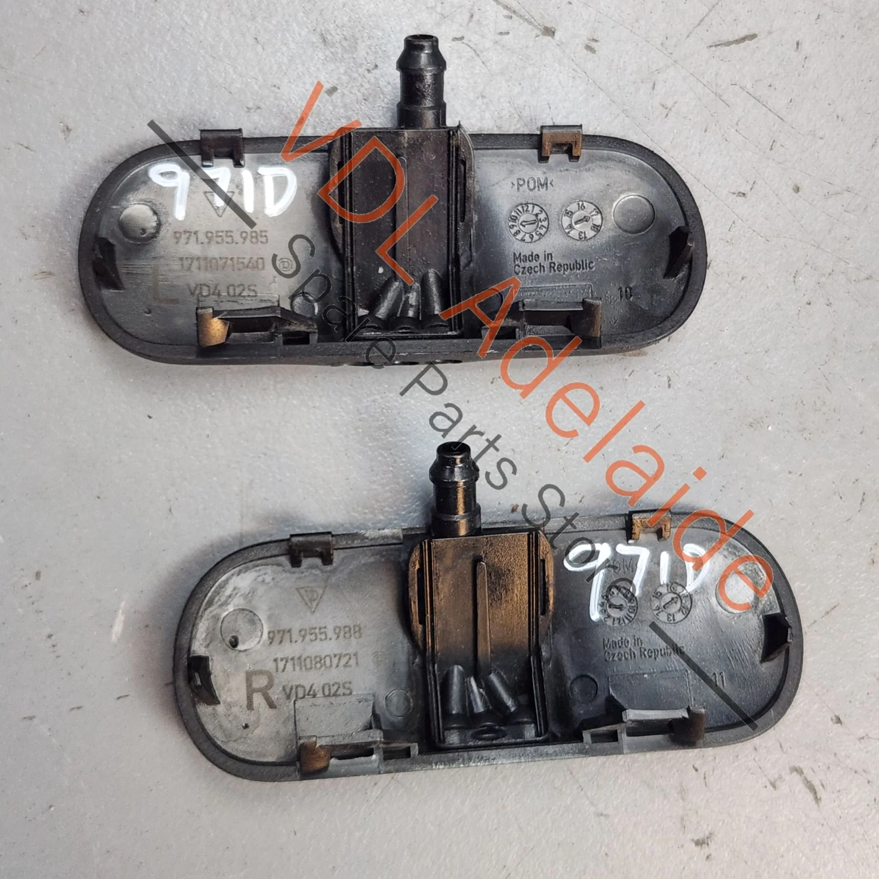 Porsche Panamera 971 Pair of Windscreen Washer Jet Nozzles 971955985 971955988 - Image 2