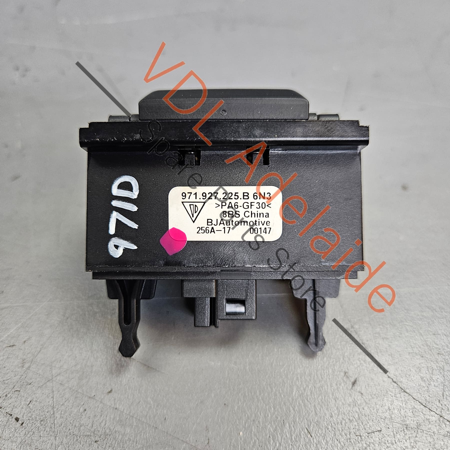 Porsche Panamera 971 2017-2020 Electronic eBrake Park Brake Switch 971927225B - Image 4