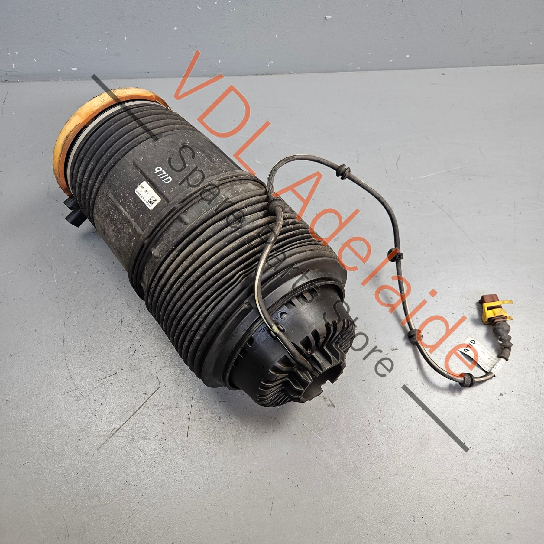 Porsche Panamera 971 Right Rear Suspension Airbag Air Spring Cylinder RHS 971616026C 971616026H