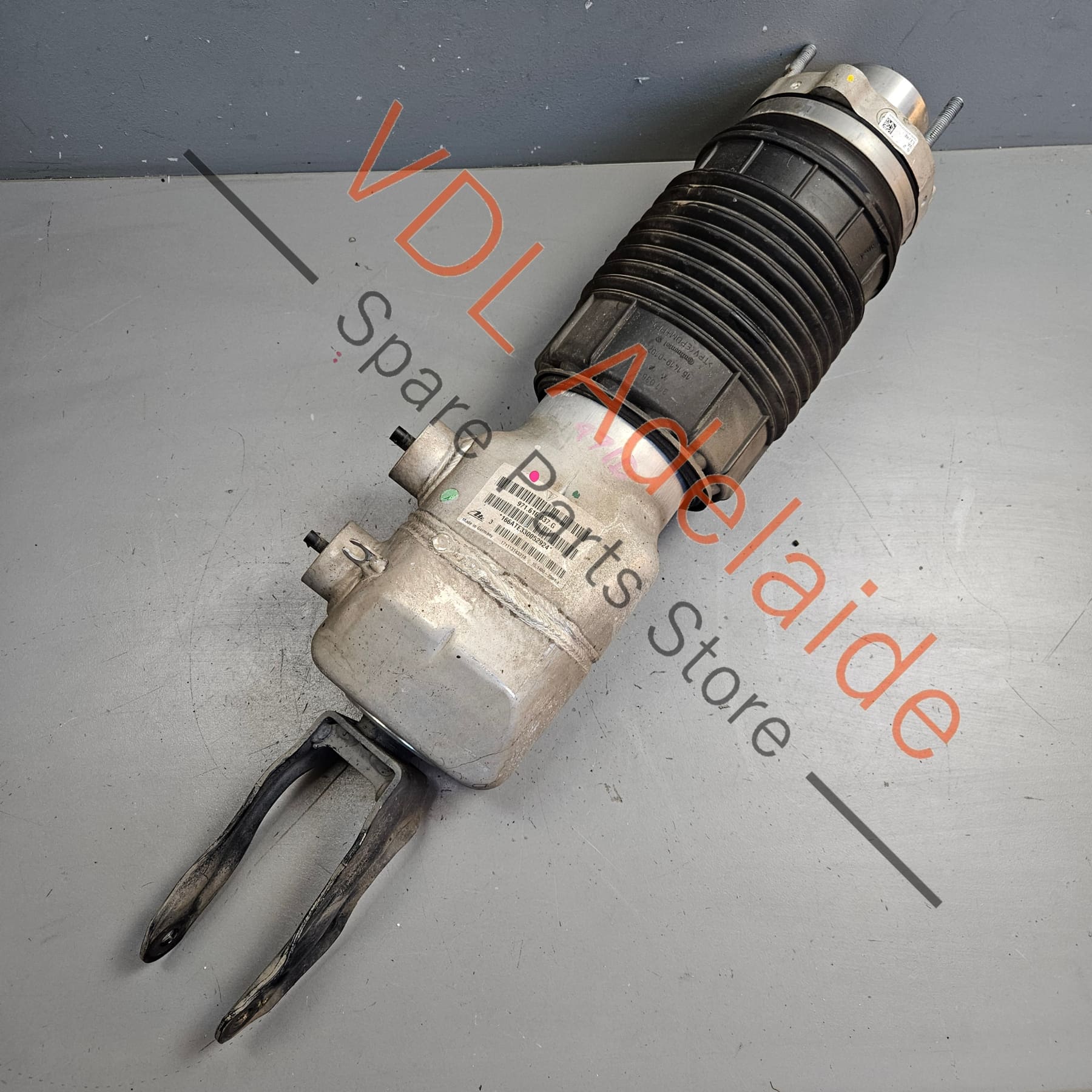 Porsche Panamera 971 Left Front Air Shock Suspension Strut Airbag 971616037G 971616037N