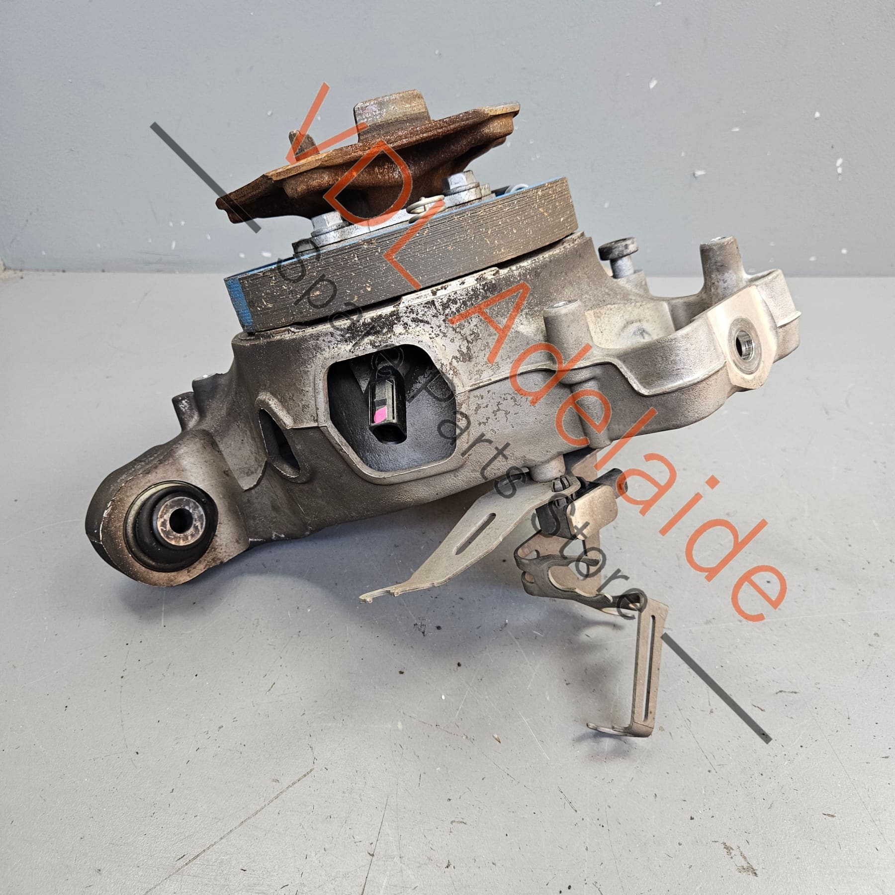 Porsche Panamera Right Rear Suspension Hub Knuckle with Wheel Bearing 971505436B 971505436G - Image 4