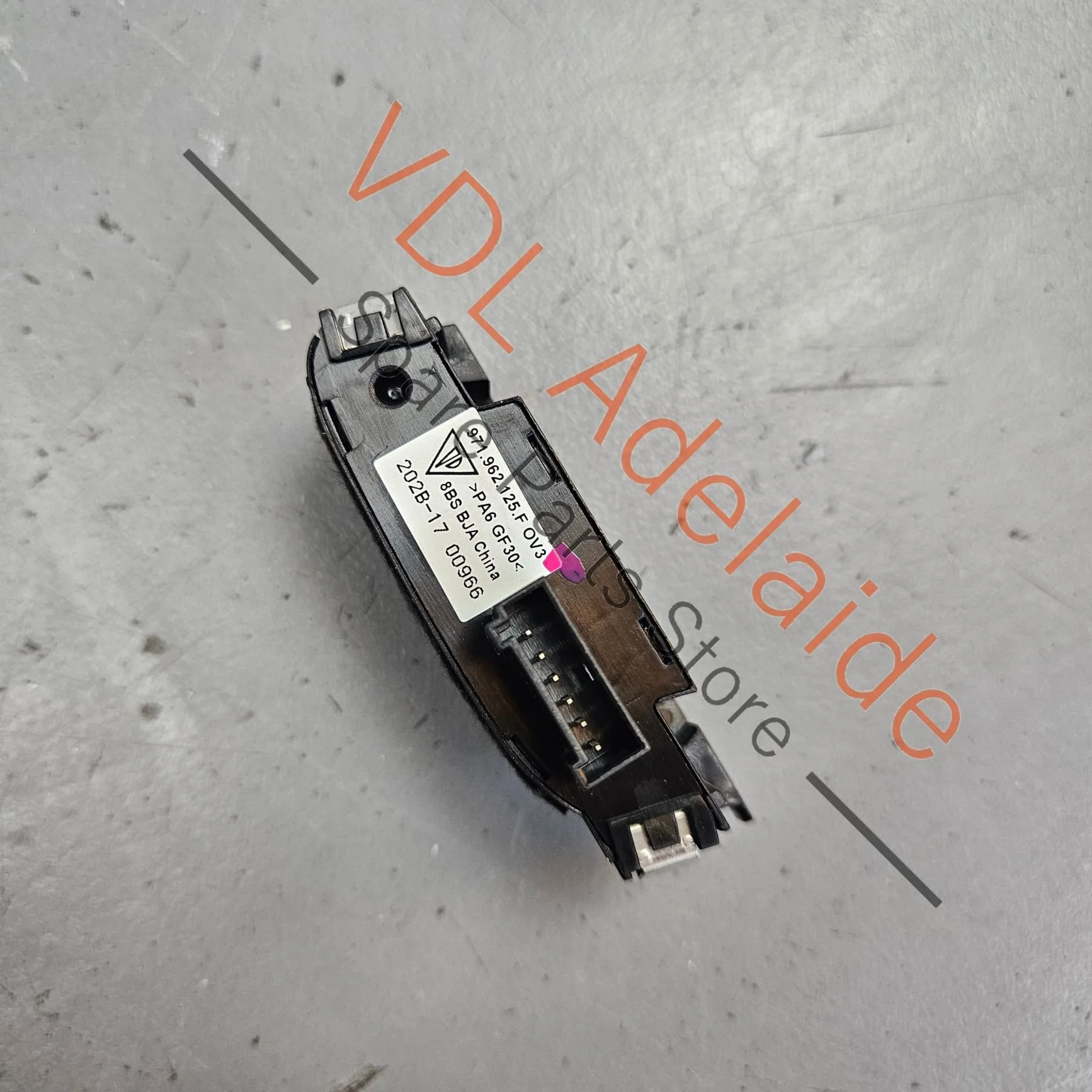 Porsche Panamera 971 LHS Left Side Central Lock Locking Switch 971962125F OV3 - Image 2