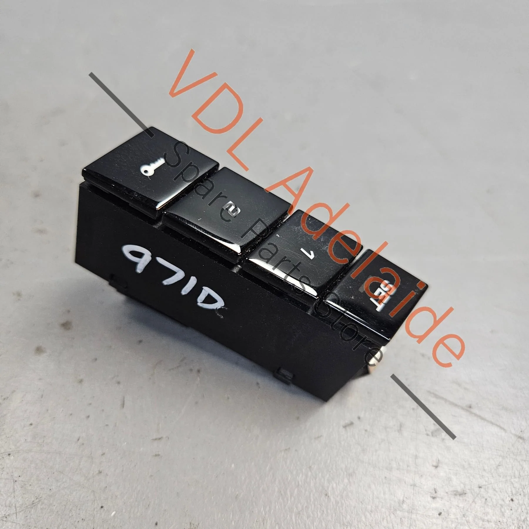 Porsche Panamera 971 LHS Left Side Memory Seat Switch 971962769G OV3 - Image 4
