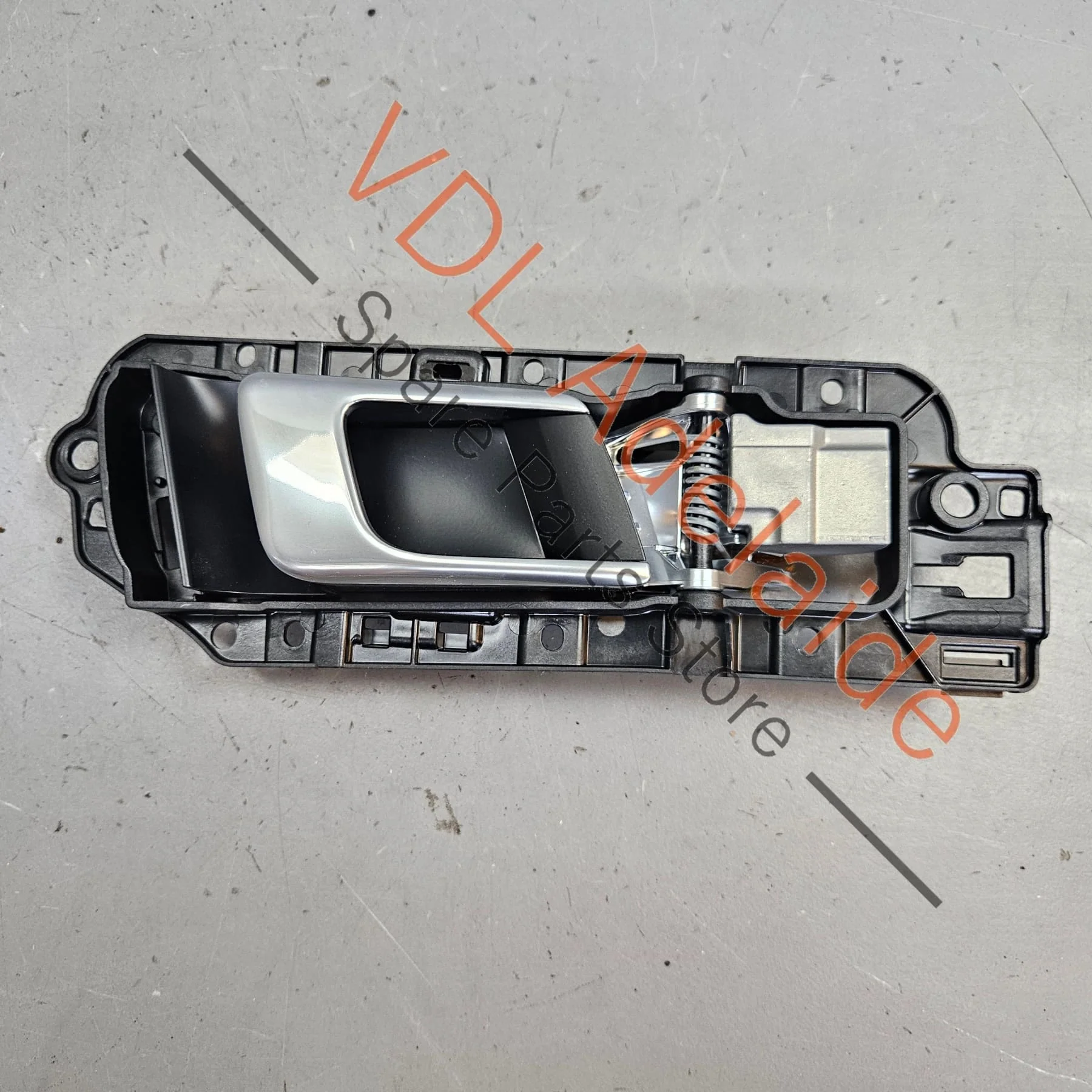 Porsche Panamera Right Side Interior Door Handle Pull Actuator w Trim 971837020C CZO suits front or rear
