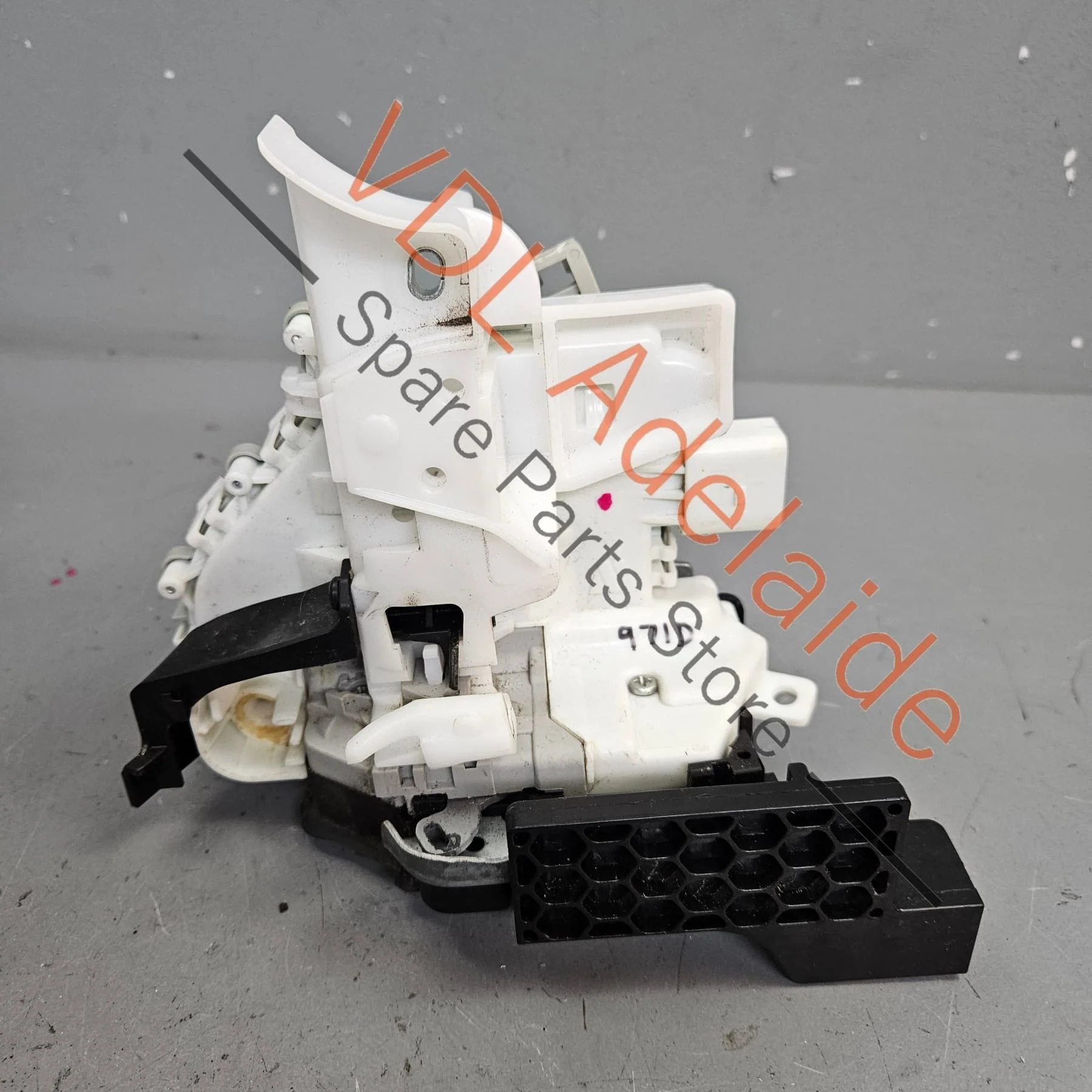 Porsche Panamera Front Right Door Lock Module Actuator 971837016D