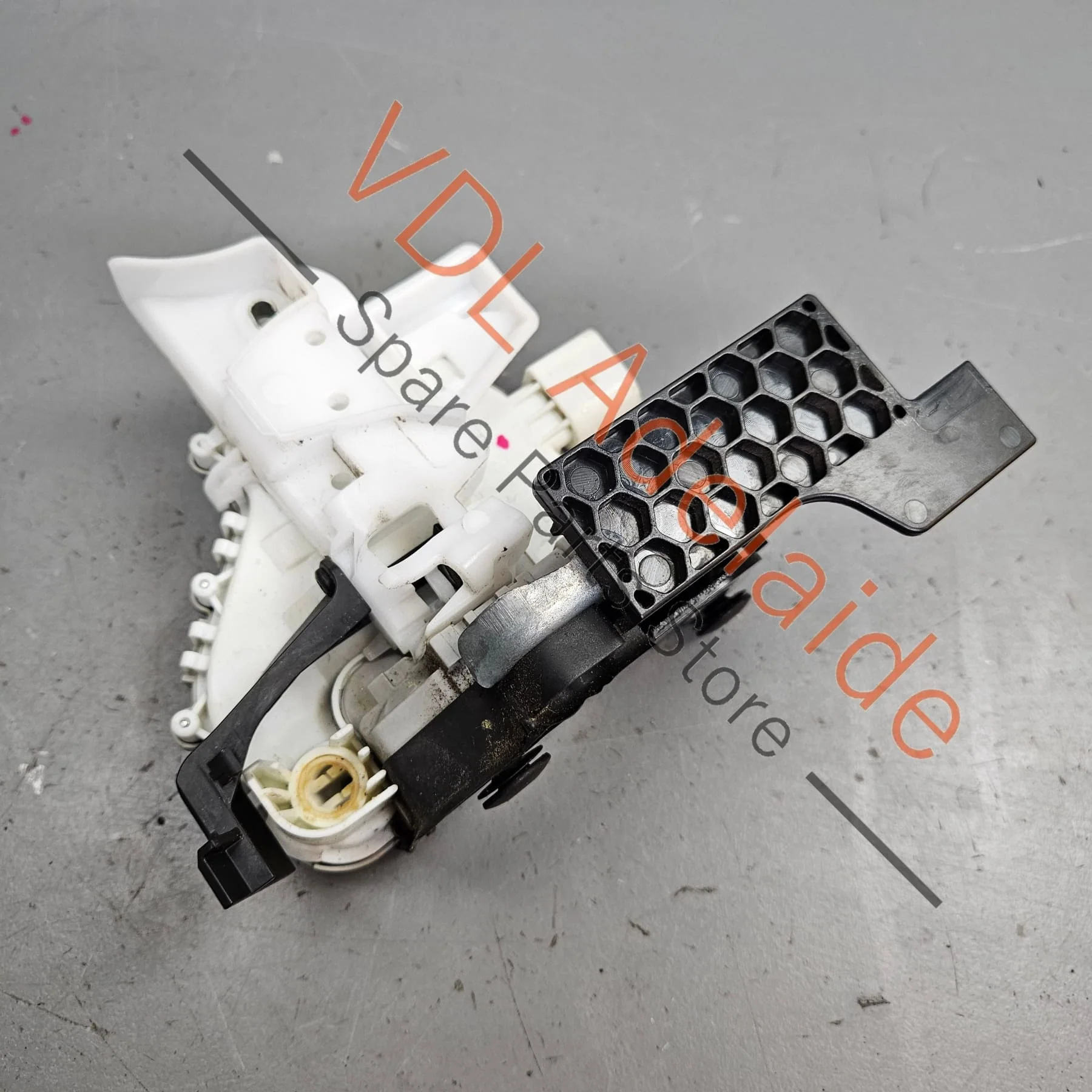 Porsche Panamera Front Right Door Lock Module Actuator 971837016D - Image 2