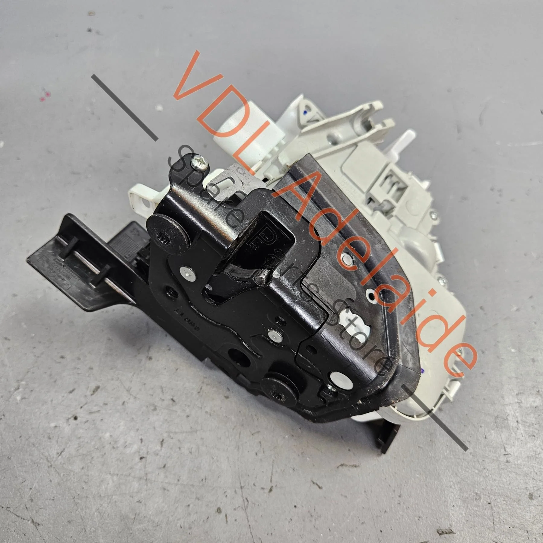 Porsche Panamera Front Right Door Lock Module Actuator 971837016D - Image 3