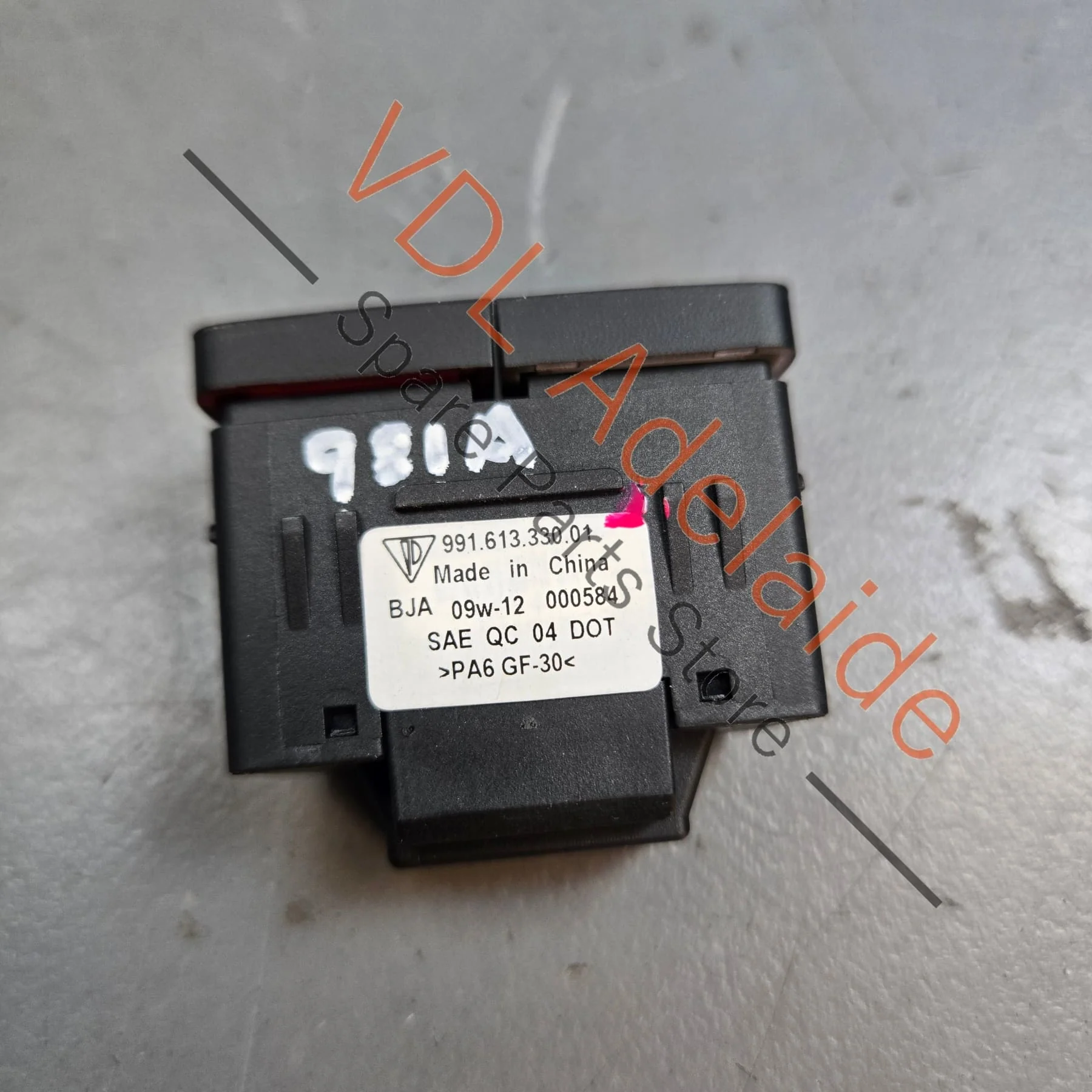 Porsche Cayman 981 Door Lock Hazard Switch Button 99161333001 - Image 4