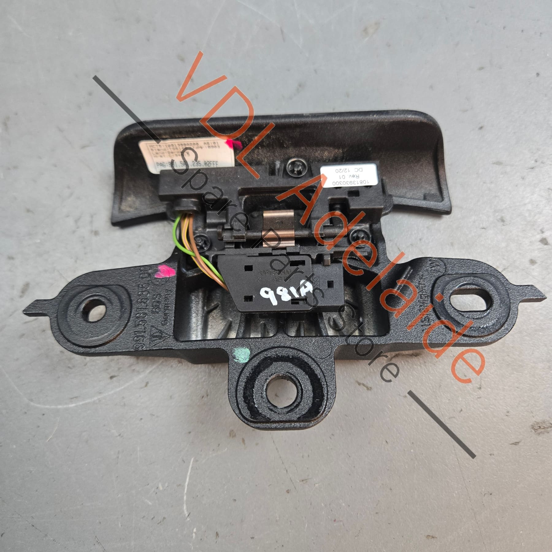 Porsche Boxster 981 Convertible Roof Front Catch Latch Bracket 99156123502 9P1871544A5Q0 - Image 2