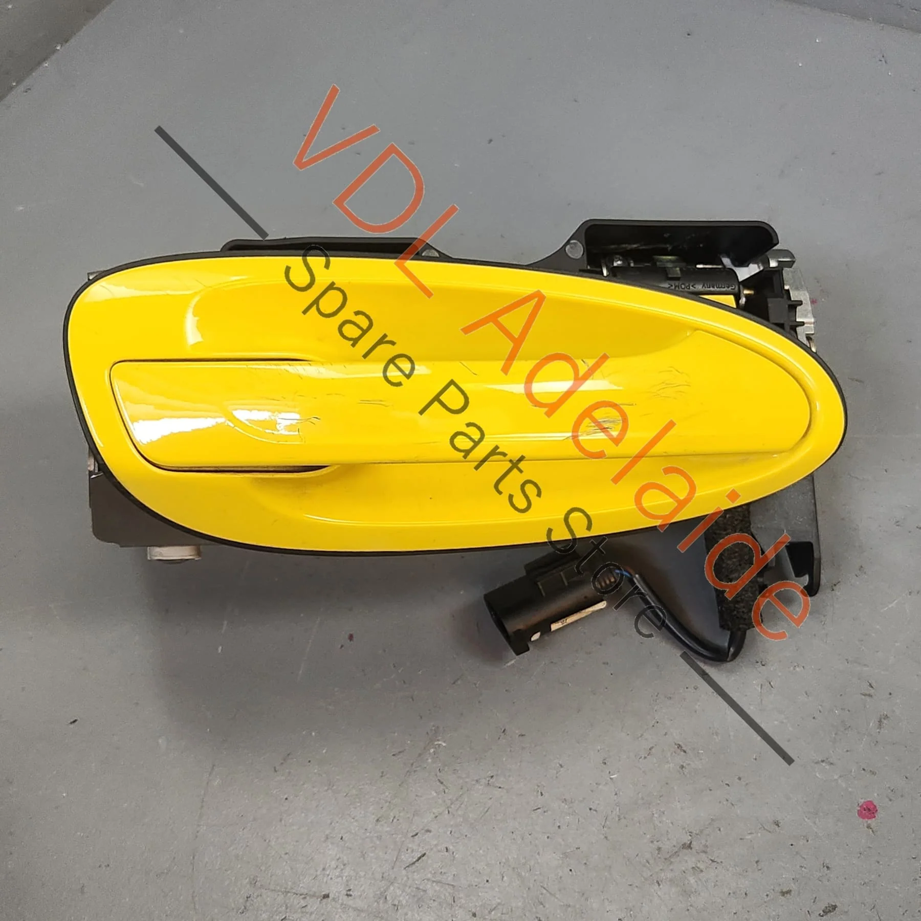 Porsche Cayman Boxster 981 Right Exterior Door Handle 98153891202 Lock Set Racing Yellow 1S1, P3 / 1S1