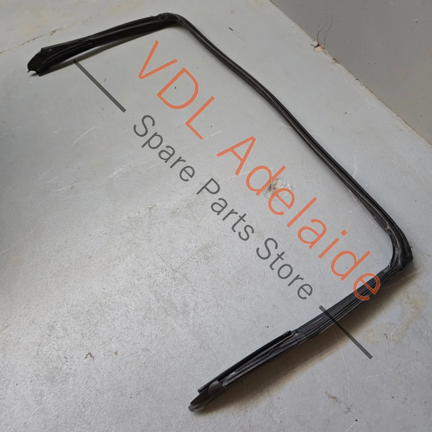 Porsche Boxster 981 Windscreen Windshield Frame Seal Rubber 98153707704