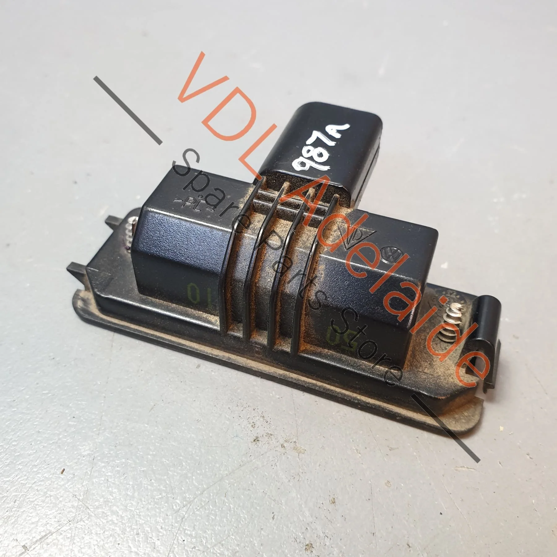 Porsche 911 Boxster Cayman Licence Plate Light 99763162003 - Image 4