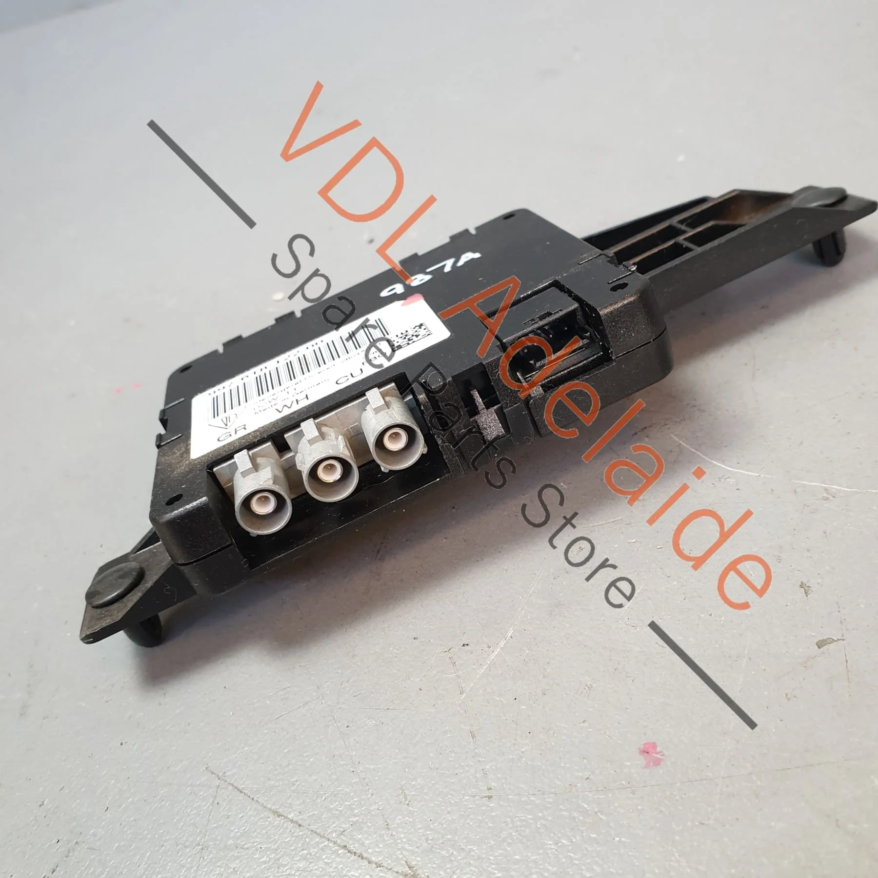Porsche Porsche Cayman R 987 Antenna Amplifier Control Unit 99761812200 - Image 3
