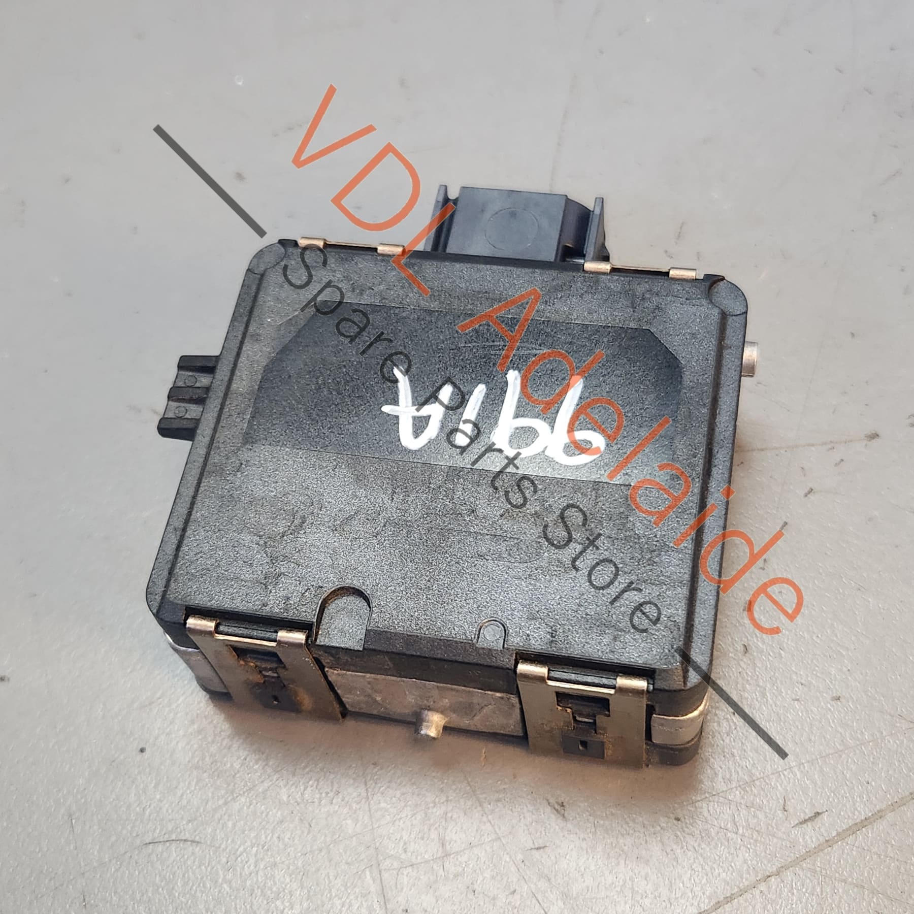 Porsche 911 991.2 Rear Left Lane Change Assist Sensor Radar Module Slave 9P1907590E - Image 2
