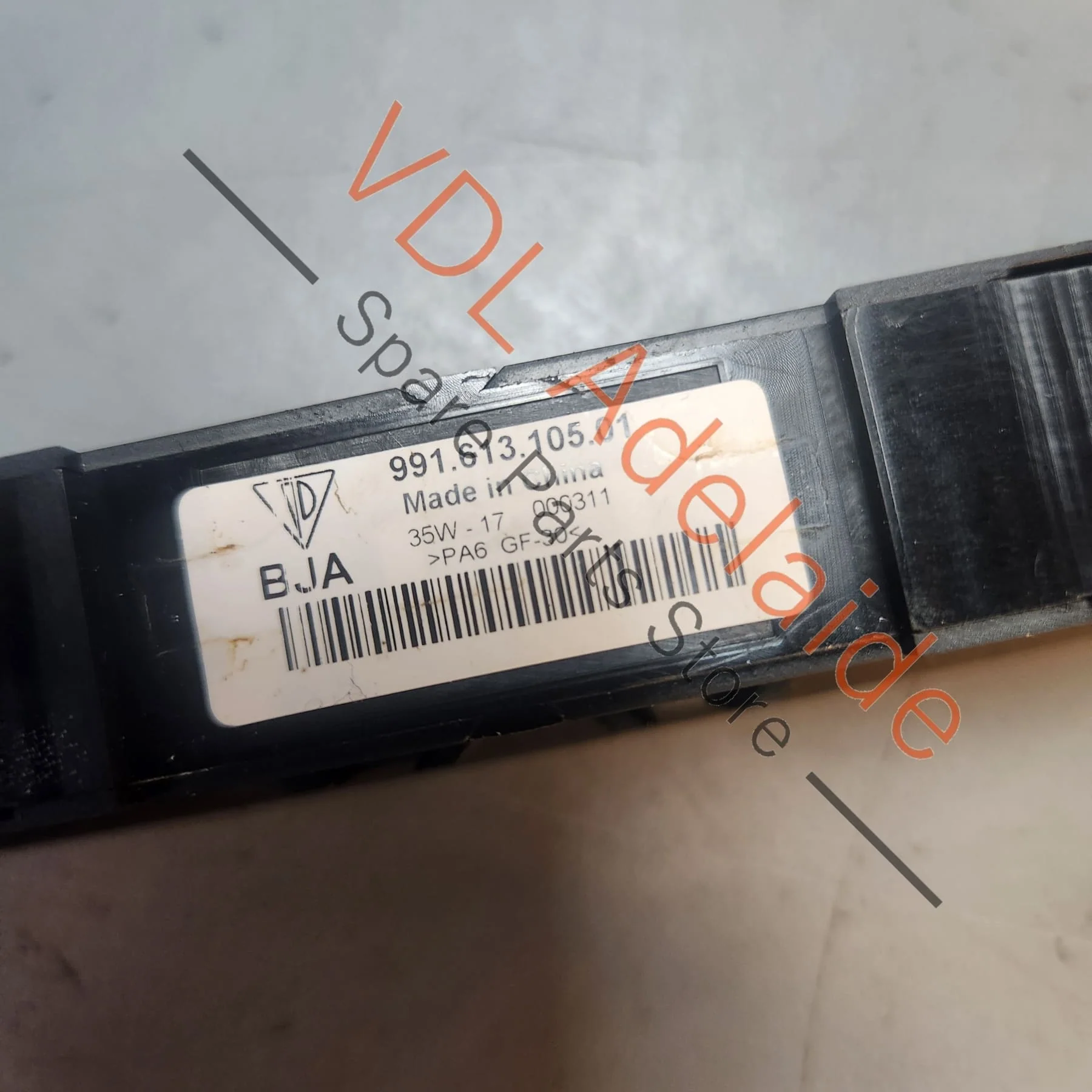 Genuine OEM Porsche 911 991 Boot Bonnet Release Switch 99161310501A05 - Image 2