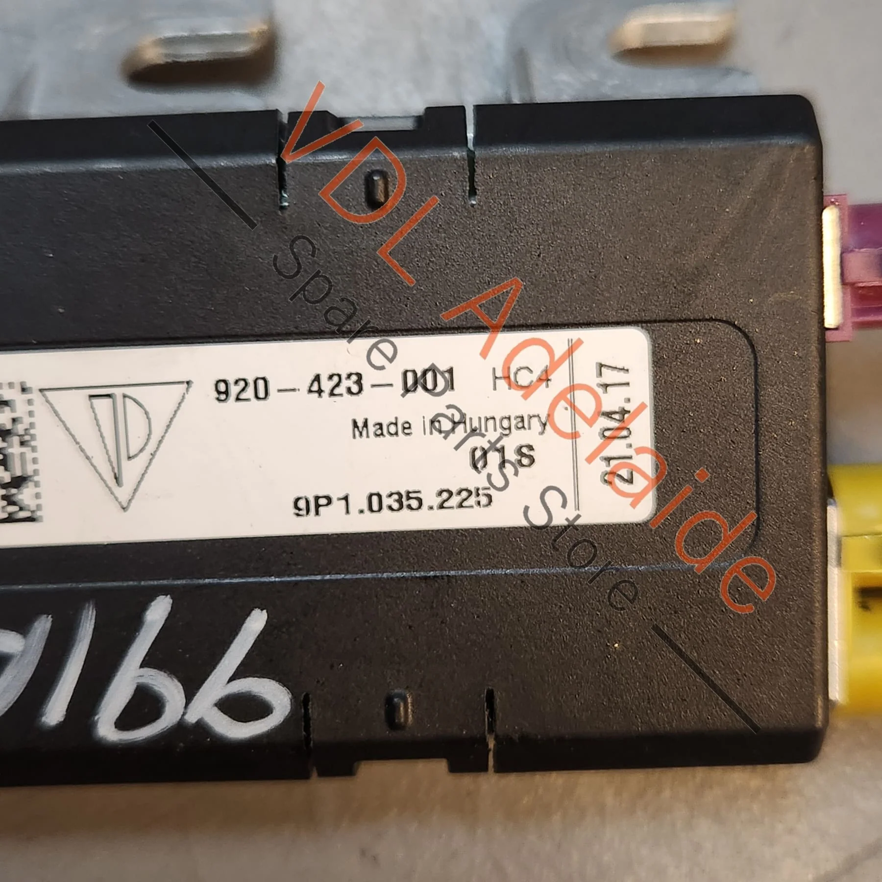 Porsche 911 991 Right A Pillar Windscreen Antenna Amplifier 9P1035225 - Image 2