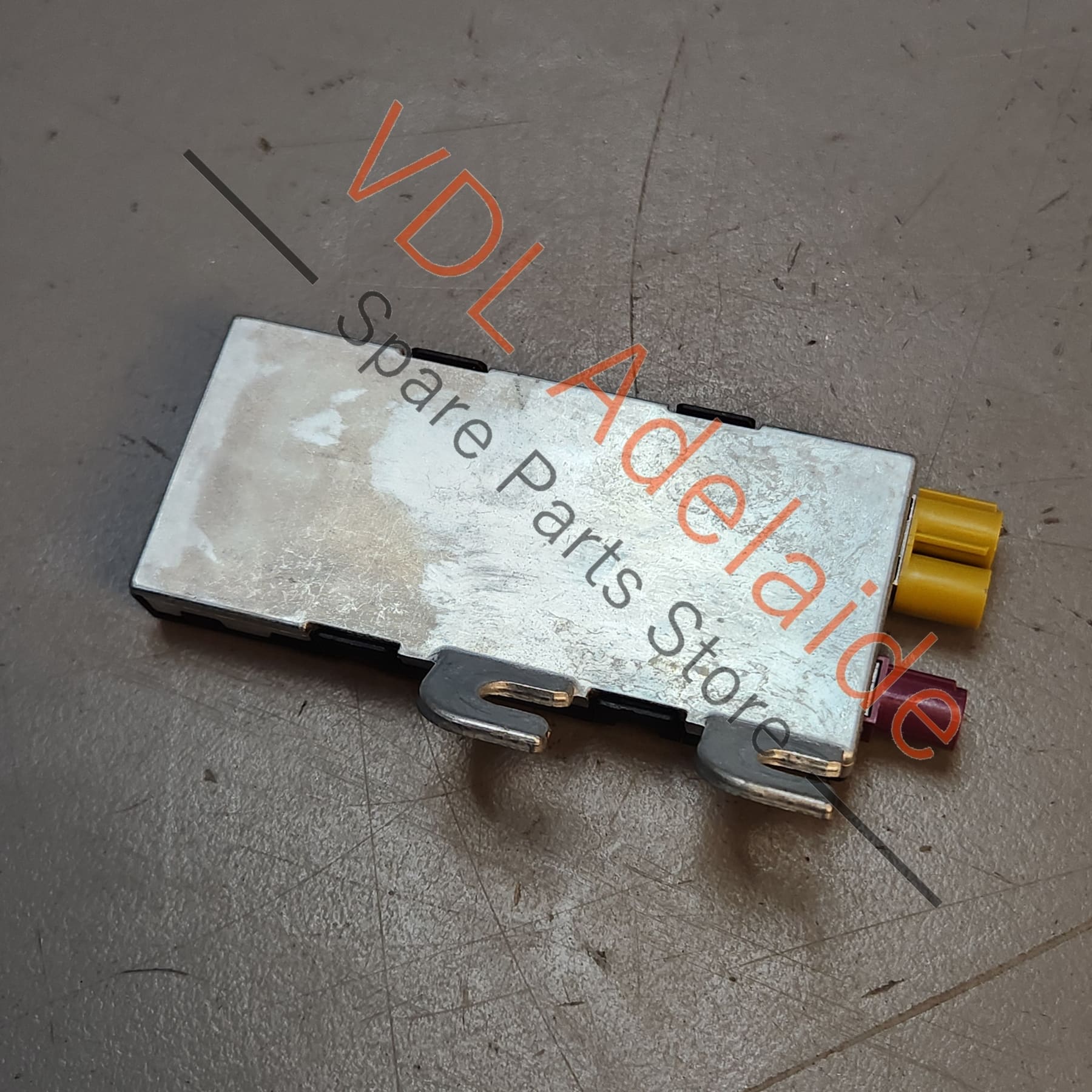 Porsche 911 991 Right A Pillar Windscreen Antenna Amplifier 9P1035225 - Image 5
